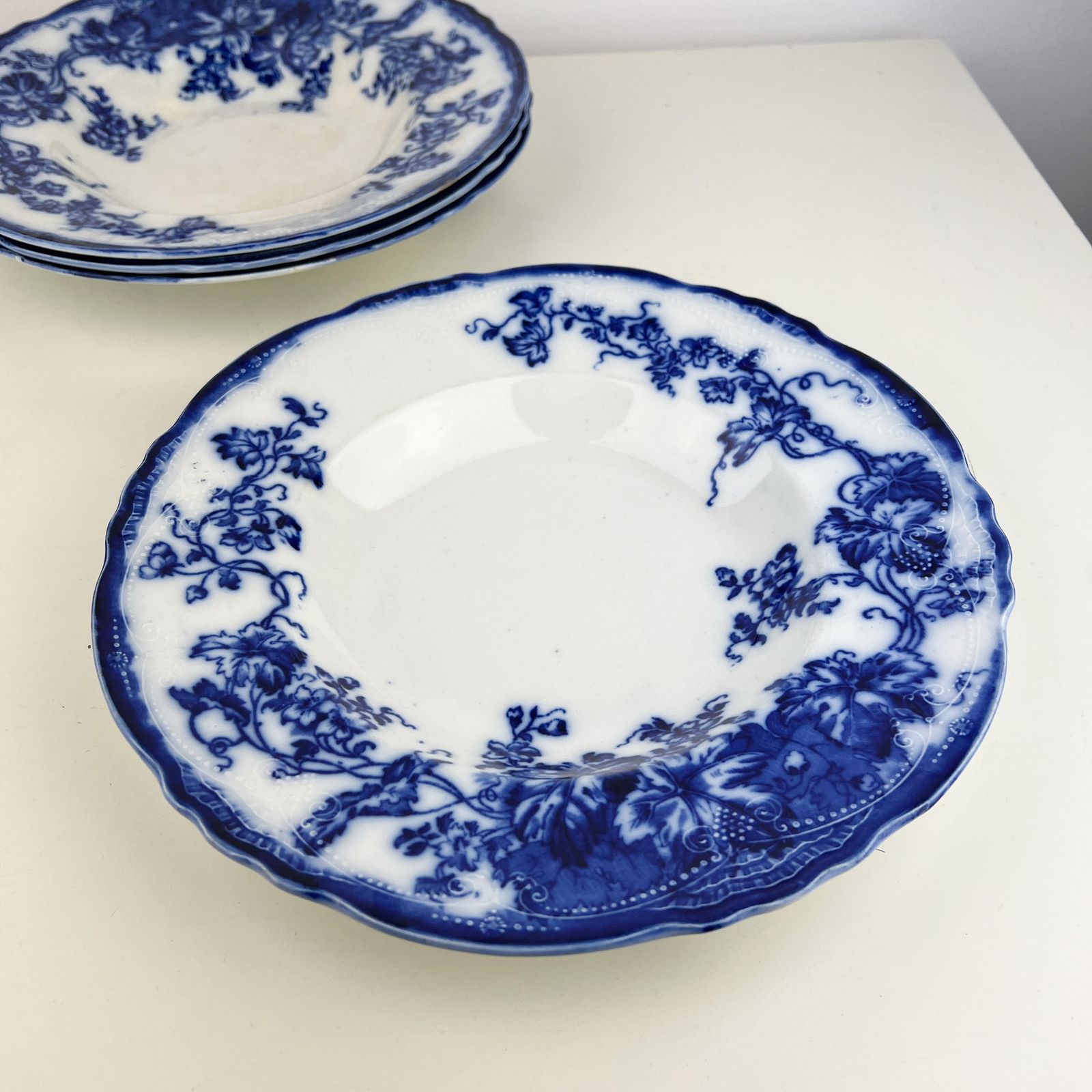 Set Of 4 Antique 19th Century Wedgwood Flow Blue Soup Plates photo Home Decor