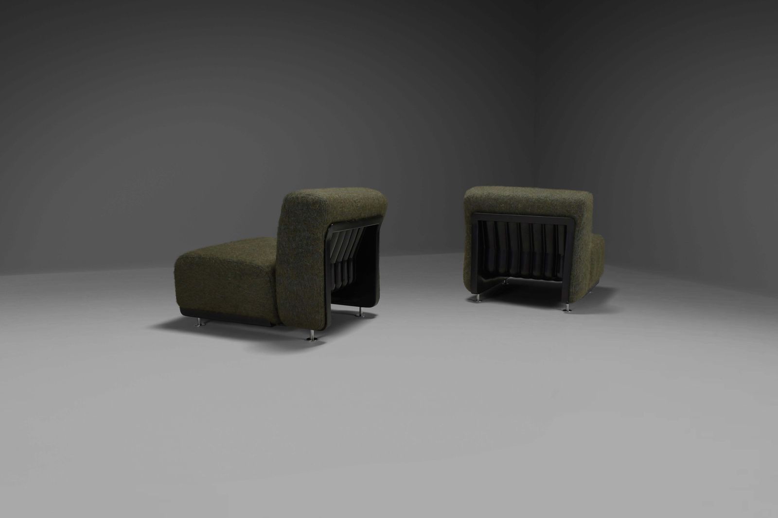 Set Of Two Fabric And Fiberglass Easy Chairs By Alberto Rosselli For Saporiti photo vinterior