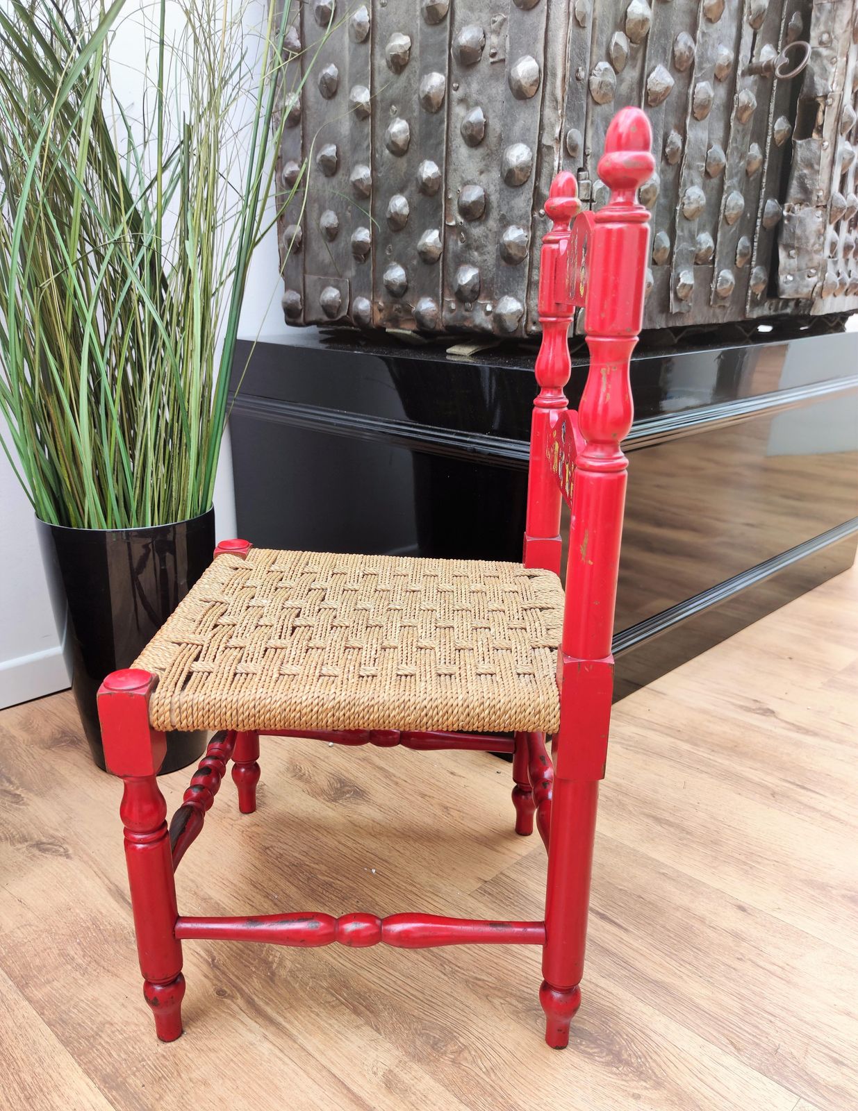 Italian Red Wood And Rope Rush Kids Children Chair With Disney Graphics photo vinterior