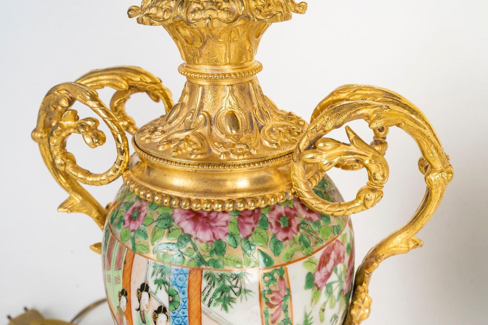 Pair Of 19th Century Canton Porcelain And Gilt Bronze Oil Lamps, Napoleon III. photo Lighting
