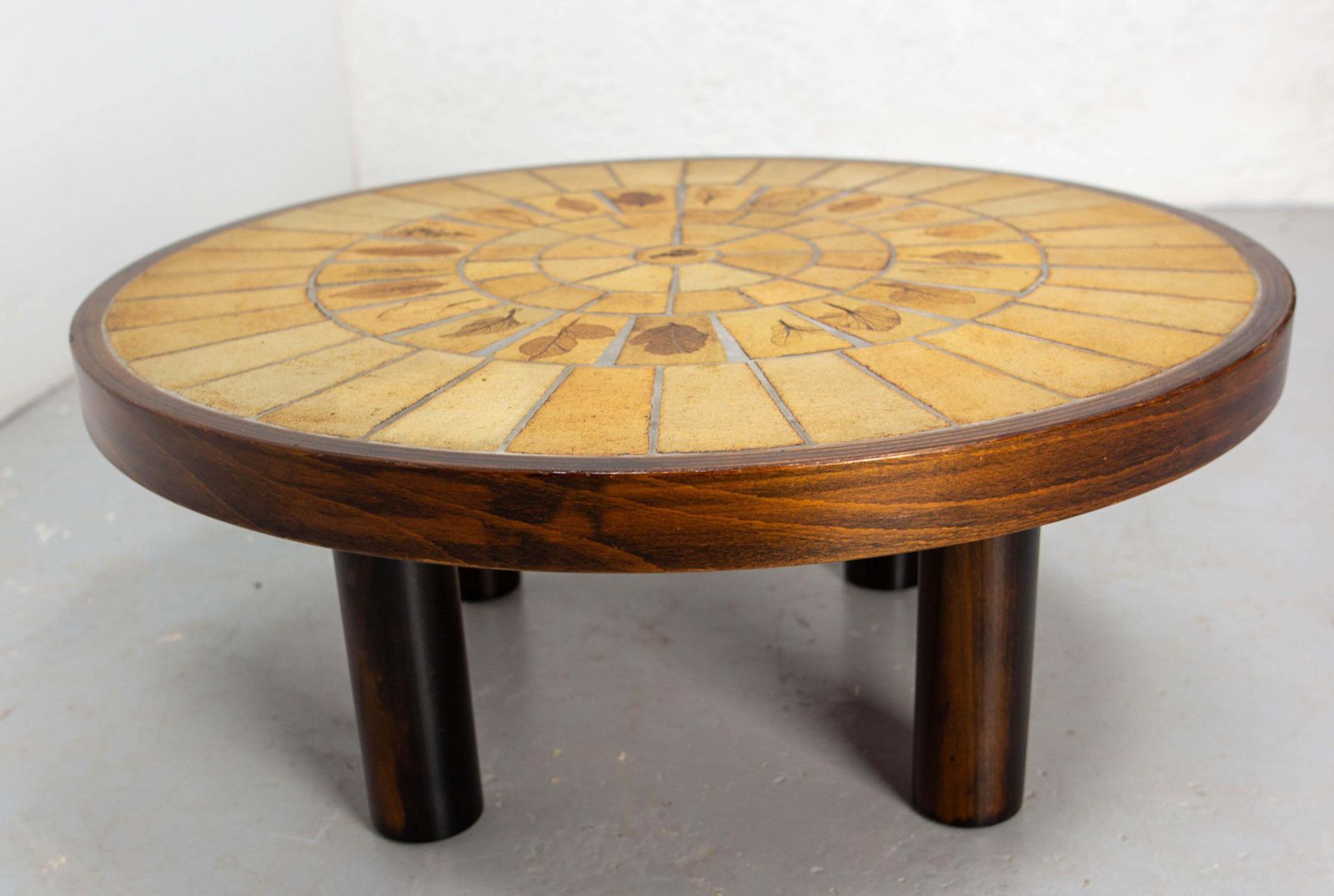 French Round Coffee Table With Ceramics In The Capron Style photo 1604.0