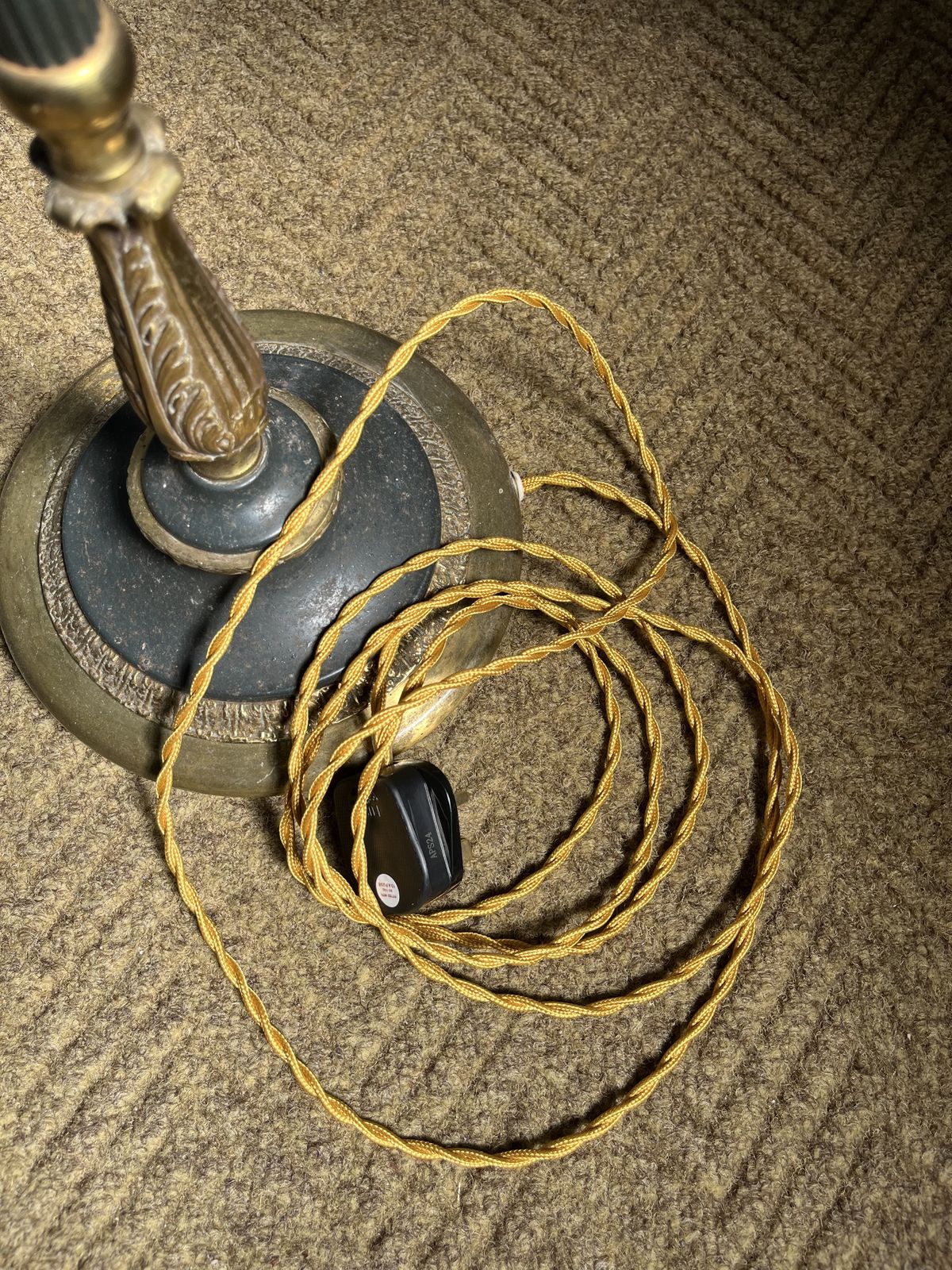 photo vinterior Vintage Twin Swan Neck Floor Lamp – Brass & Black Enamel – Melrose Style – Rewired –1940s 60s