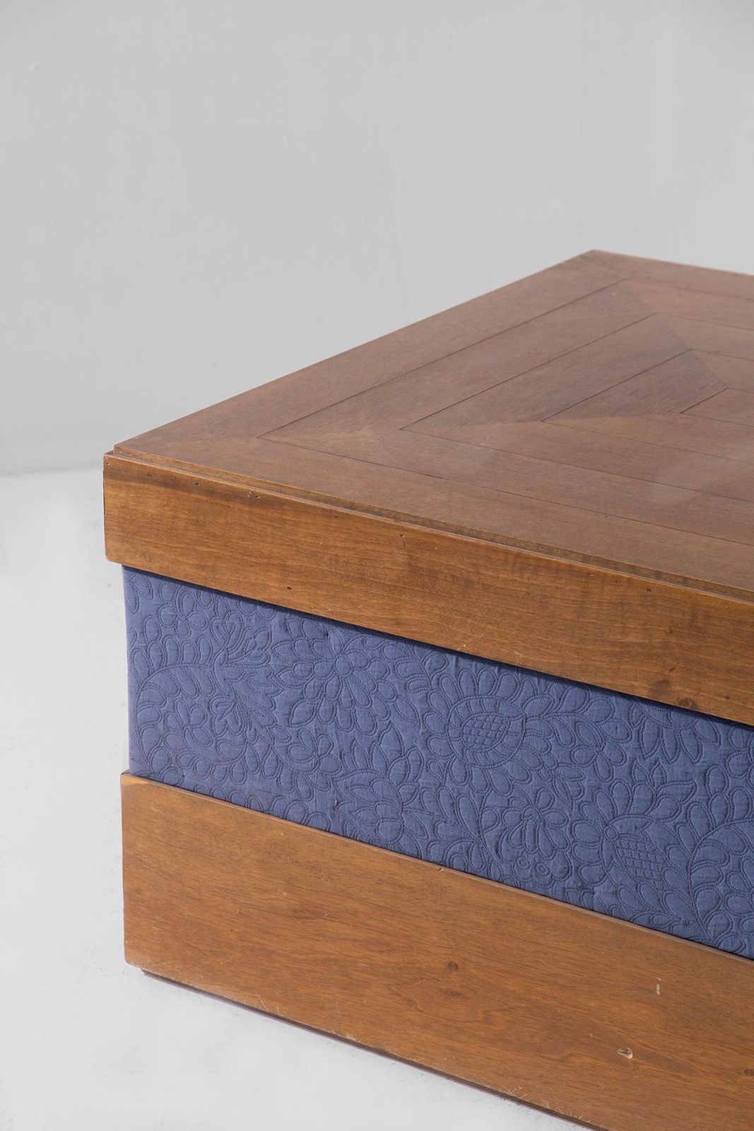 Large Living Room Center Table By Paolo Buffa In Blue Velvet photo Furniture