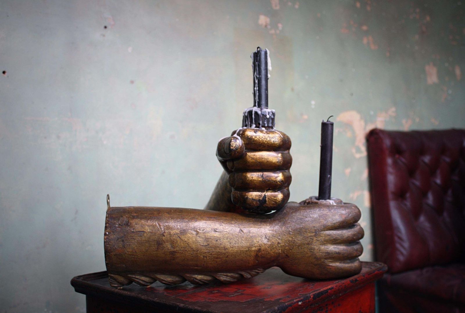 photo vintage 18th Century, Carved & Gilt Wall Sconces Lion Paw, Human Fist Ship Flag Mount