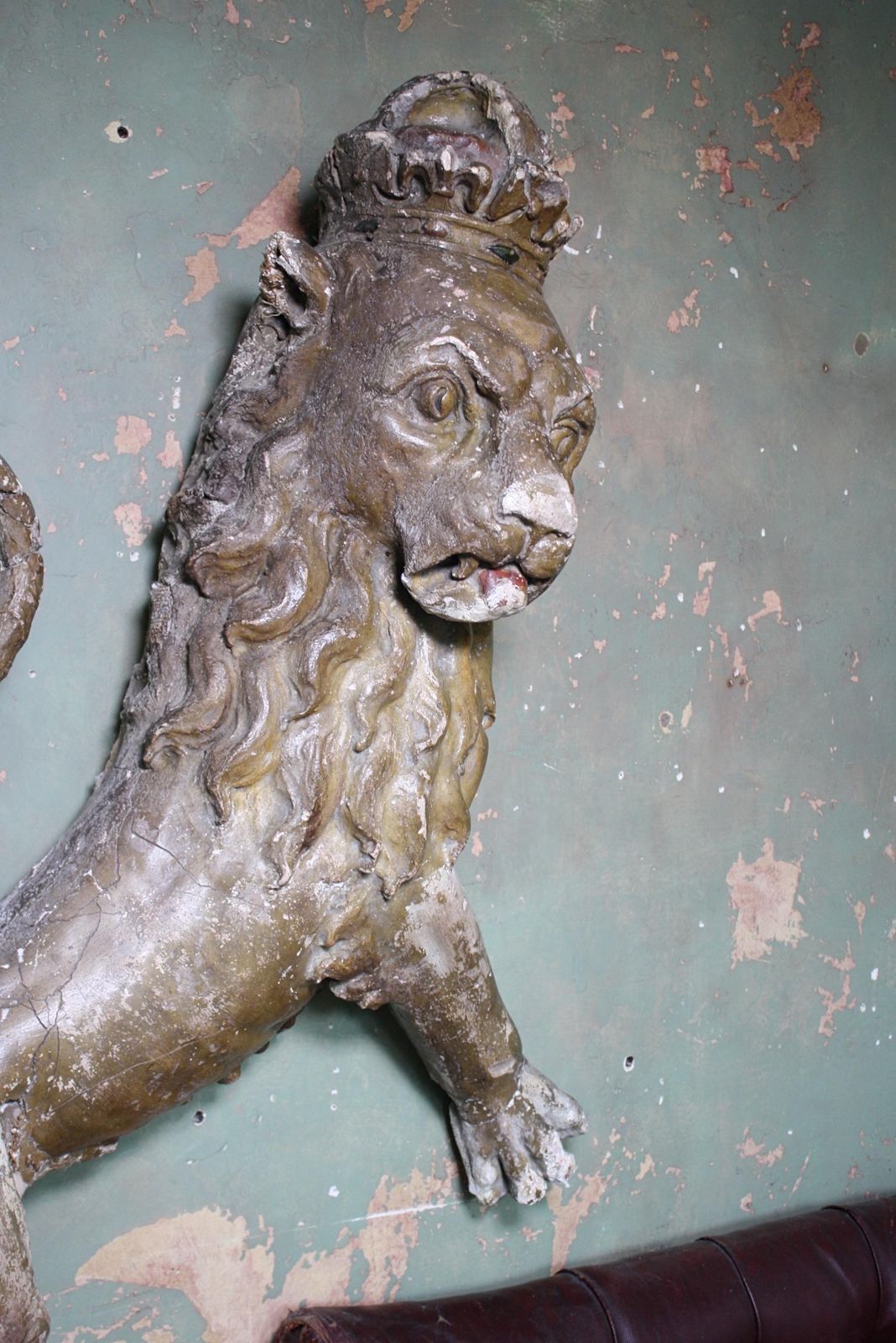Huge 18th Century Heraldic Armorial Plaster Gesso Gilt Lion photo Art
