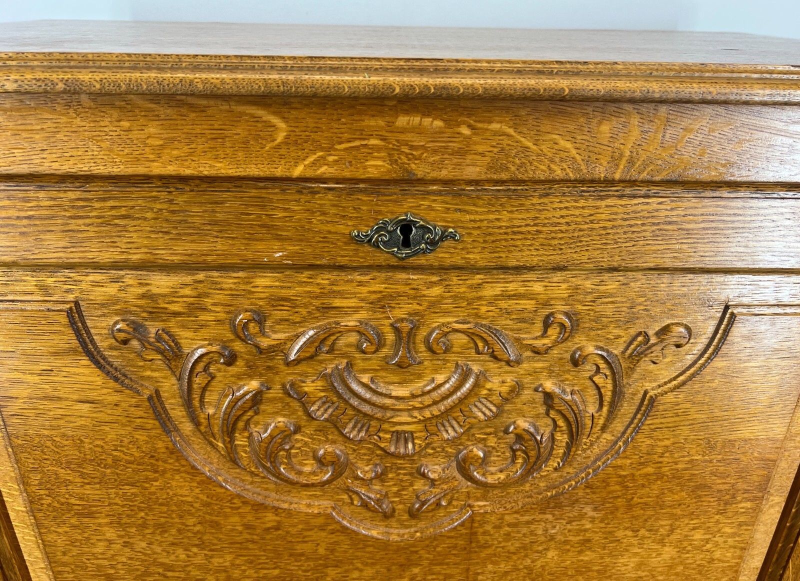 Amazing Vintage French Louis XIV/ Sideboard / Cabinet (Lot 2646) photo for sale