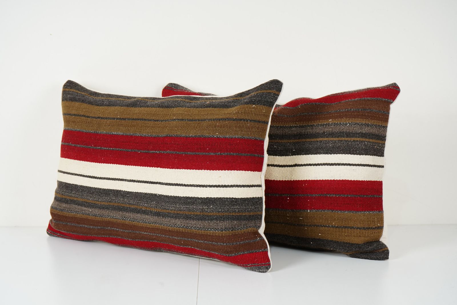 Organic Set Of Two Turkish Hemp Kilim Pillow, Set Of Two Decorative Anatolian Decor photo for sale