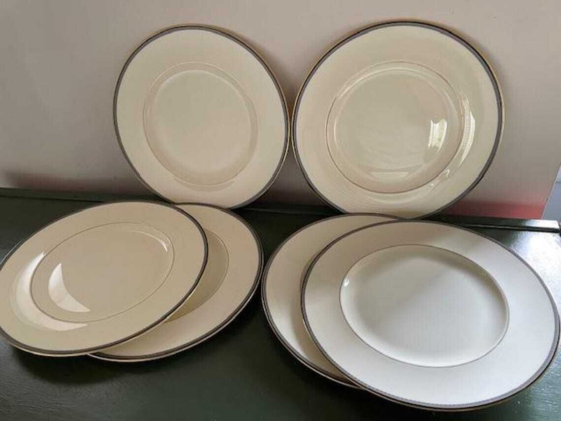 Set Of 6 Royal Doulton Olympia H5136 Dinner Plates   Excellent Condition