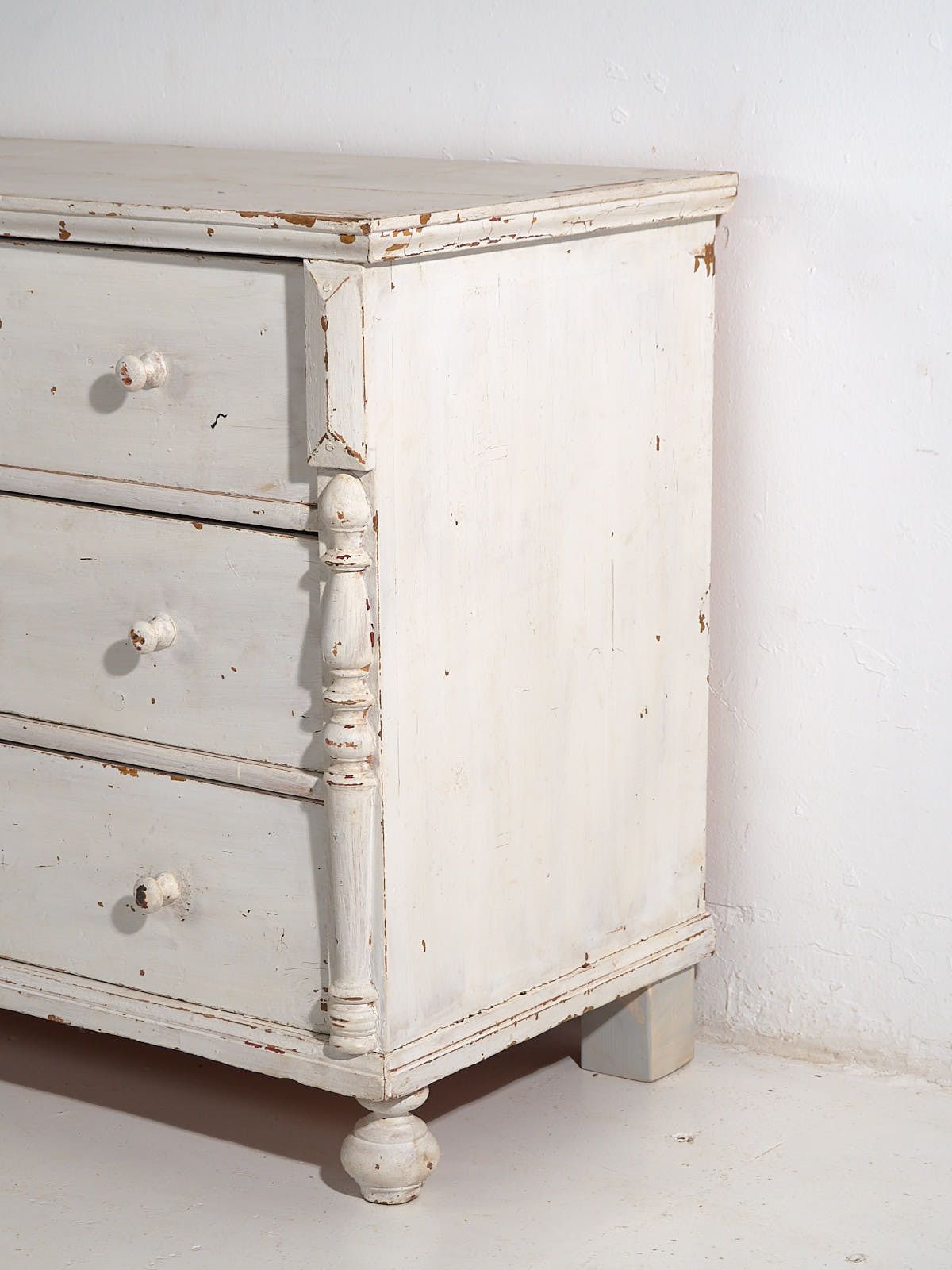 photo furniture Antique White Chest Of Drawers (C.1920) #48