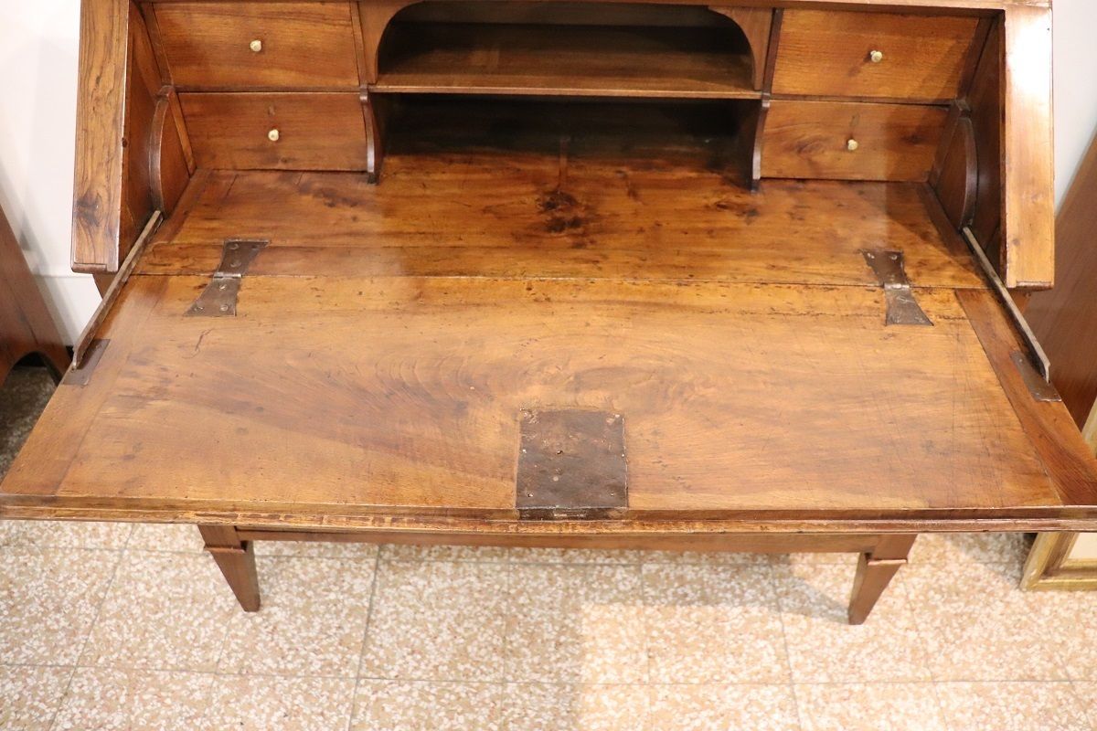 Antique Chest Of Drawers In Walnut, 1700s photo Furniture