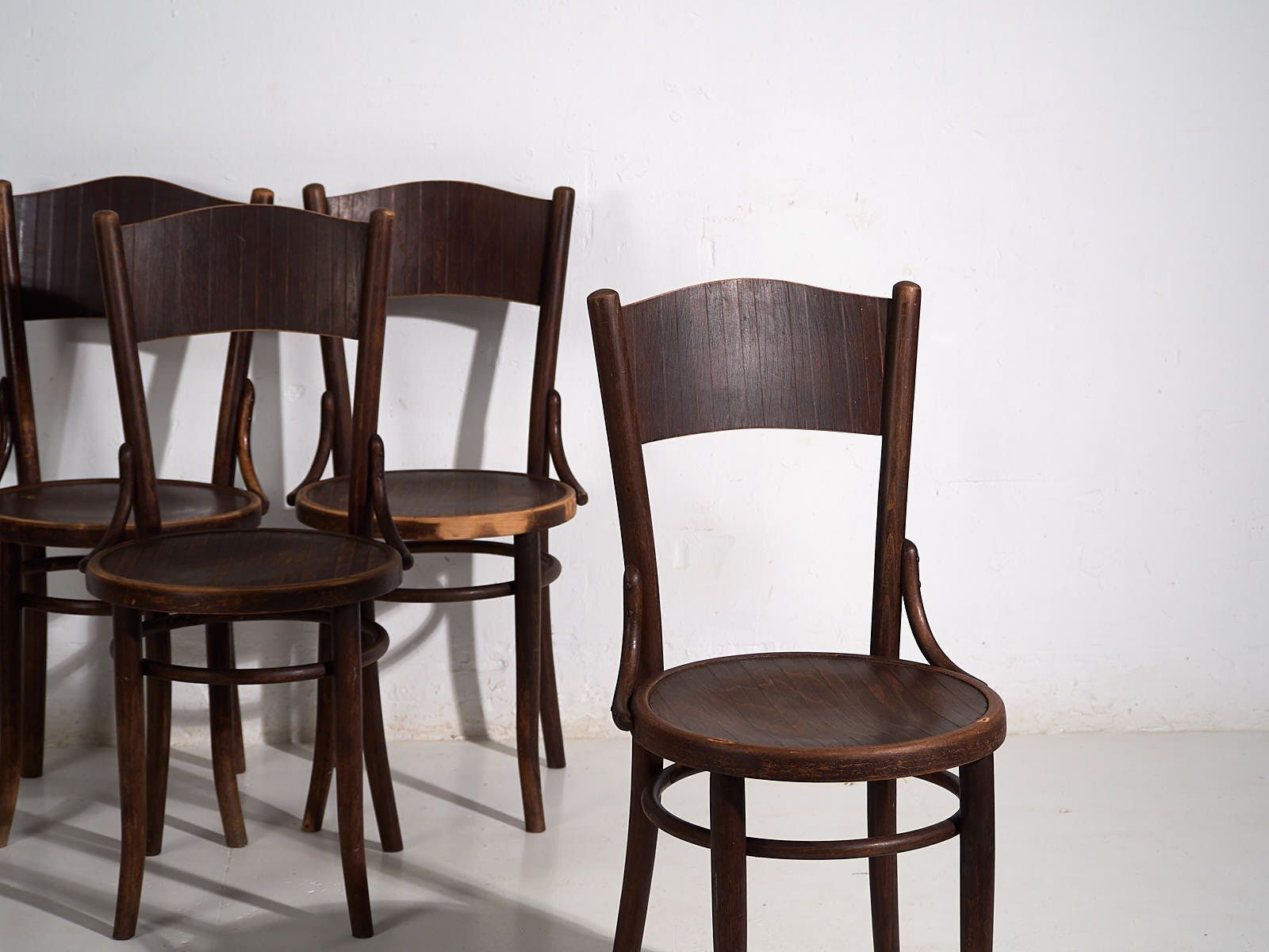 Thonet Mundus Antique Bentwood Chairs (C.1920). Set Of 4 Pieces #3 photo furniture