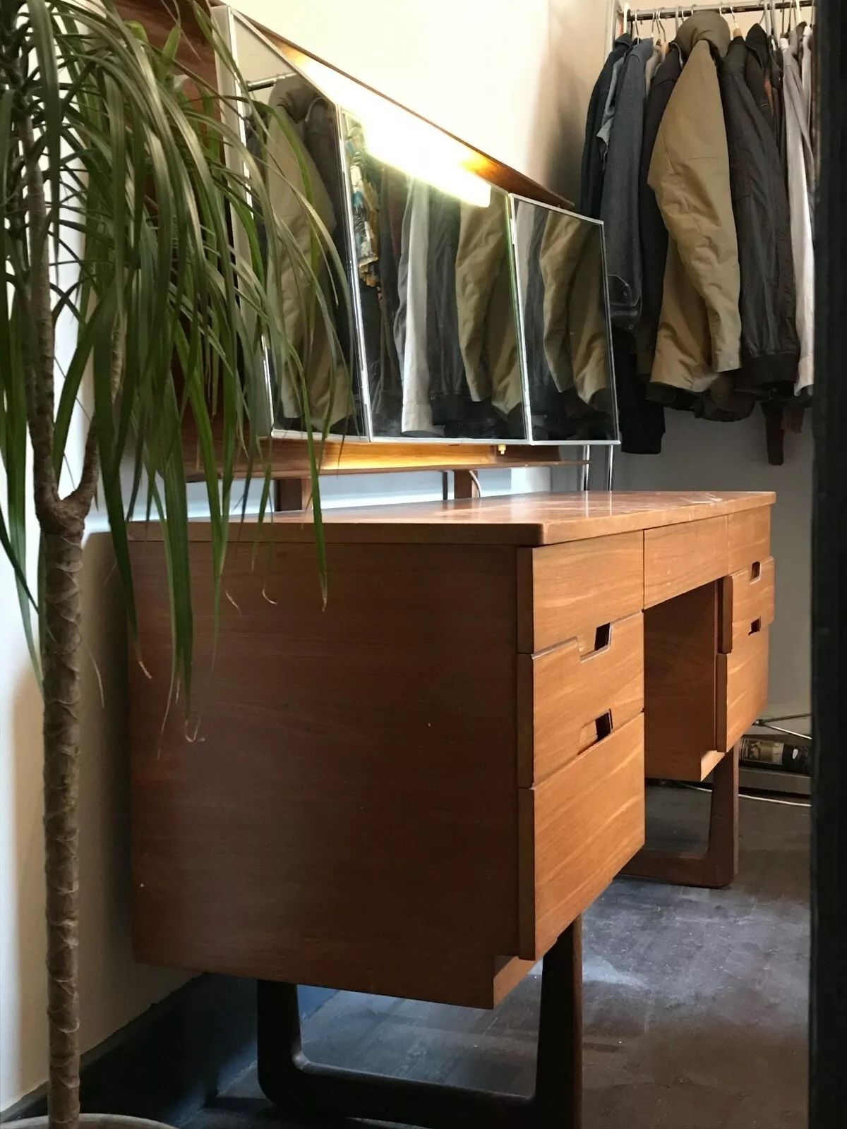 1960's Gunther Hoffstead For Uniflex Midcentury Vintage Teak Dressing Table. photo for sale