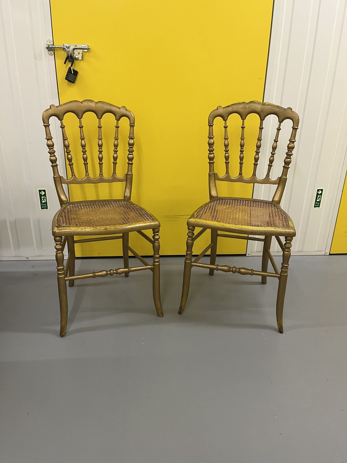photo vinterior Set Of 2 Antique Napoleon III Style Giltwood Chair With Caned Seat