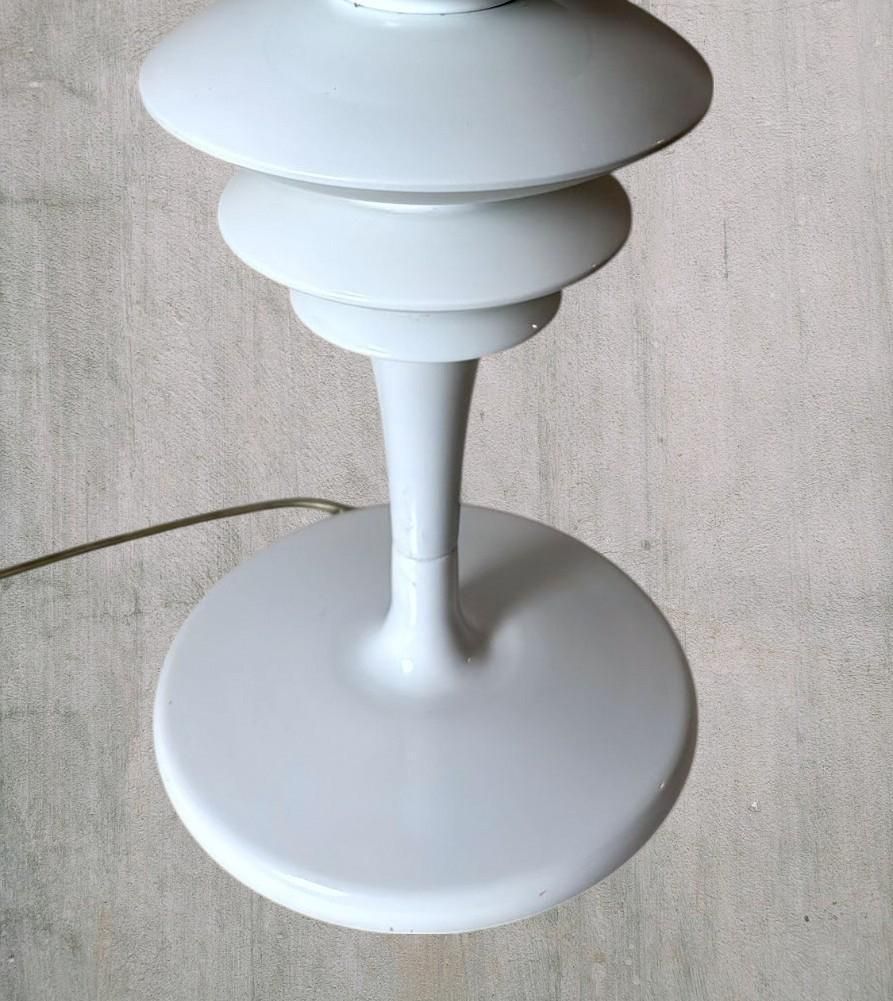 Space Age White Painted Aluminum Table Lamp In The Style Of Arredoluce photo vinterior