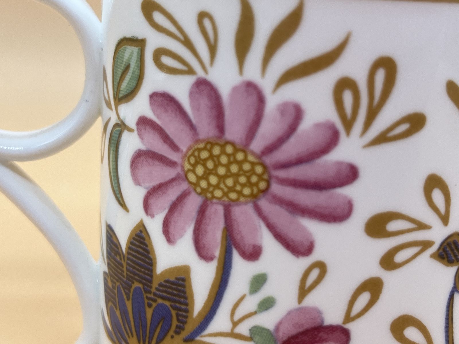 Wedgwood China Archive Antique Flowers Design Small Mug. New In Original Box. photo 75.0