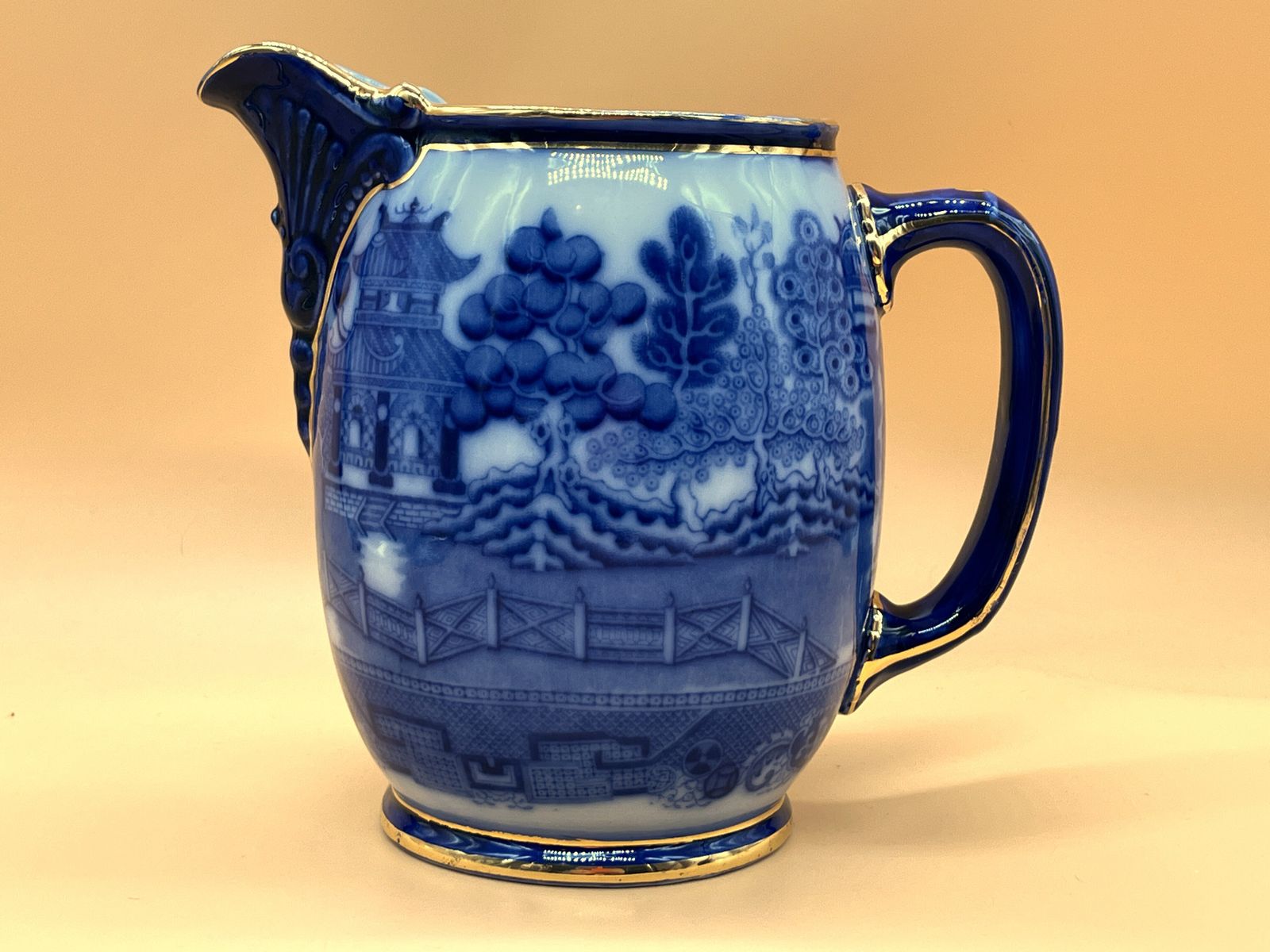 Set Of 3 Antique Royal Doulton Pottery Flow Blue Willow Design Gold Trim Graduated Jugs. 2391. Heights 8", 7" & 6". photo vintage