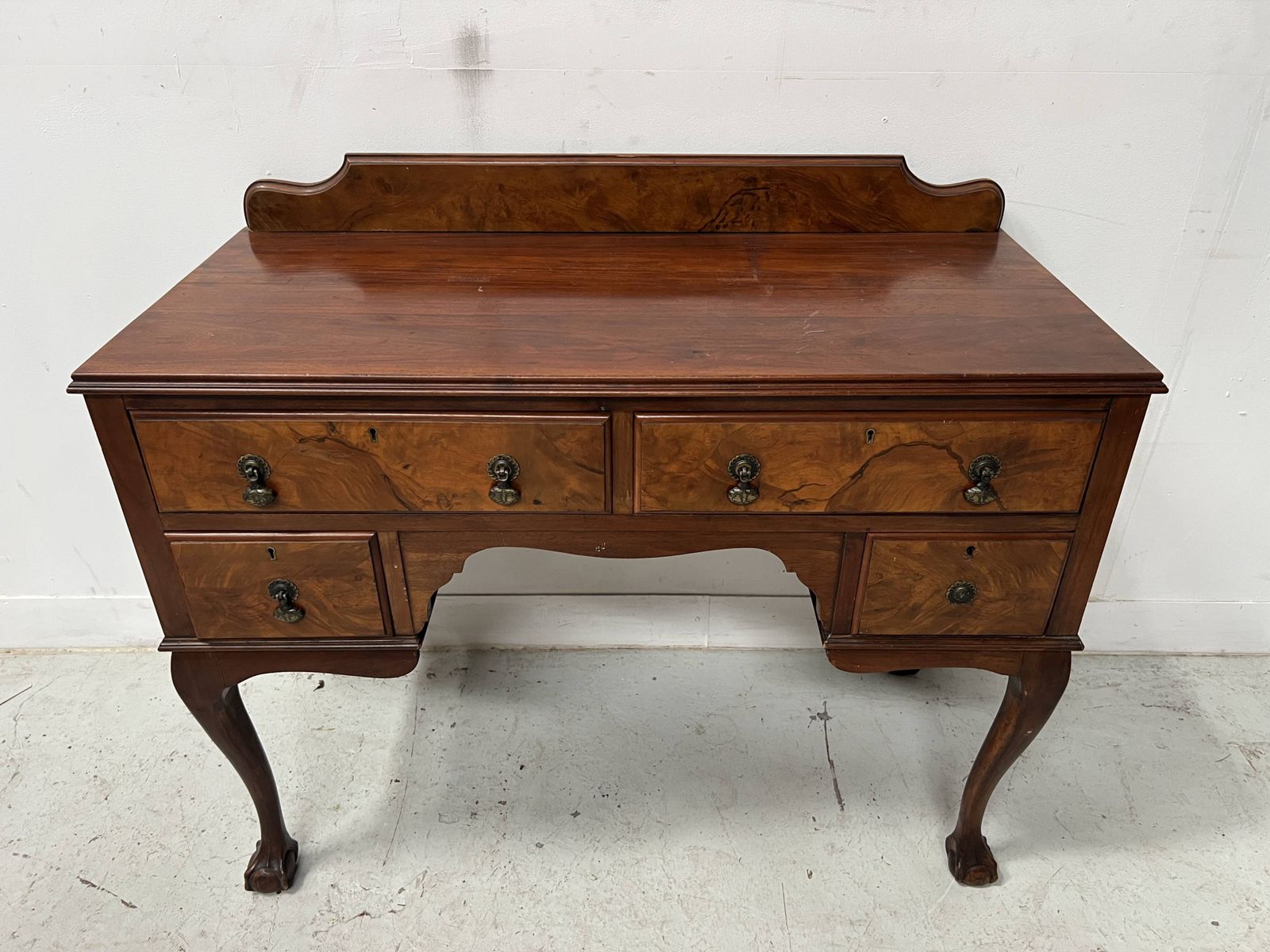 photo furniture 19th Century Regency Mahogany And Veneer Bureau Plat