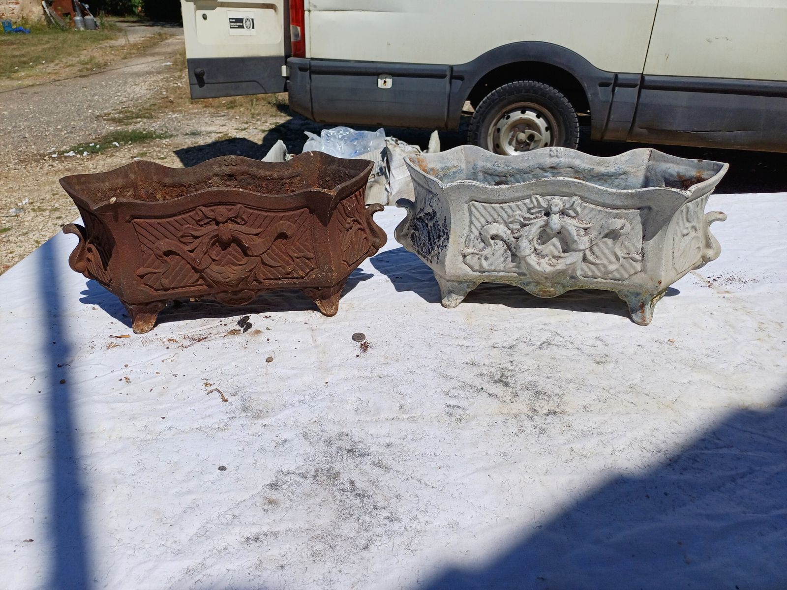 Pair Of 1900 Cast Iron Planters From Charleville Mézières In Rocaille Style