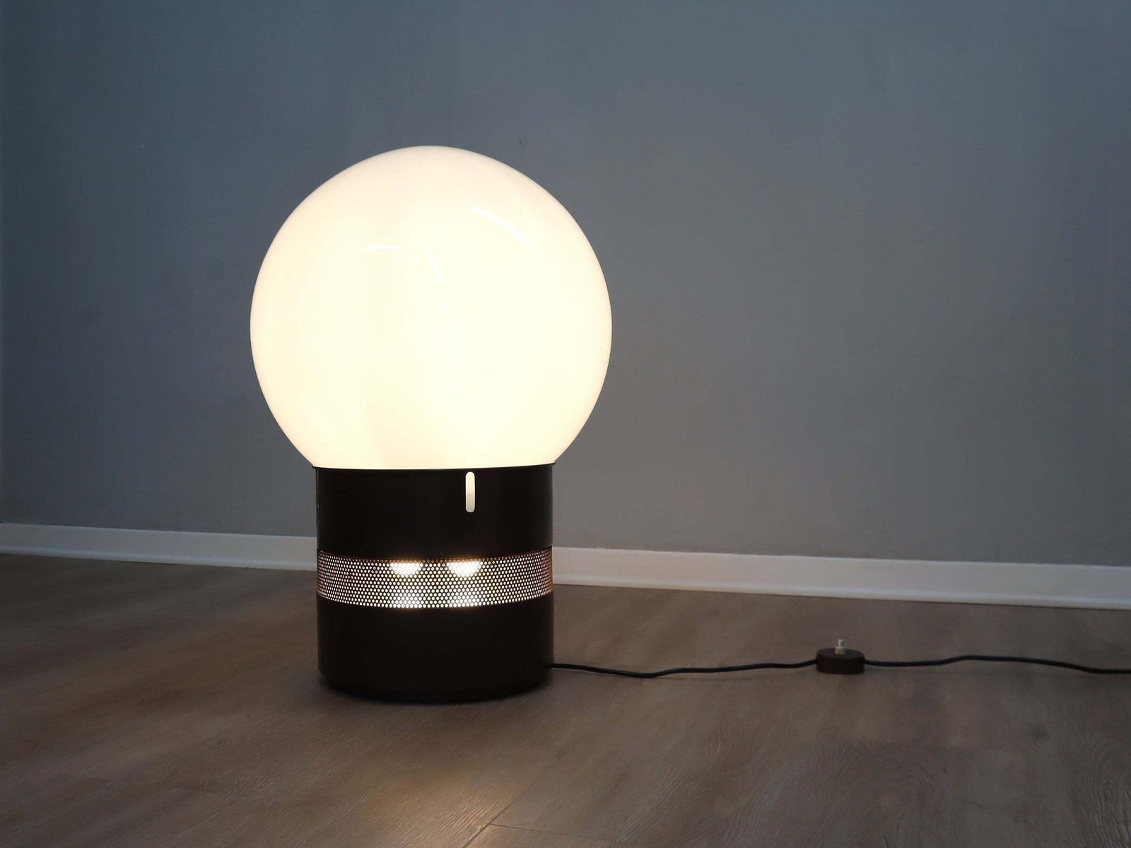 Gae Aulenti "Mezzo Oracle" Lamp For Artemide 1960s photo vinterior