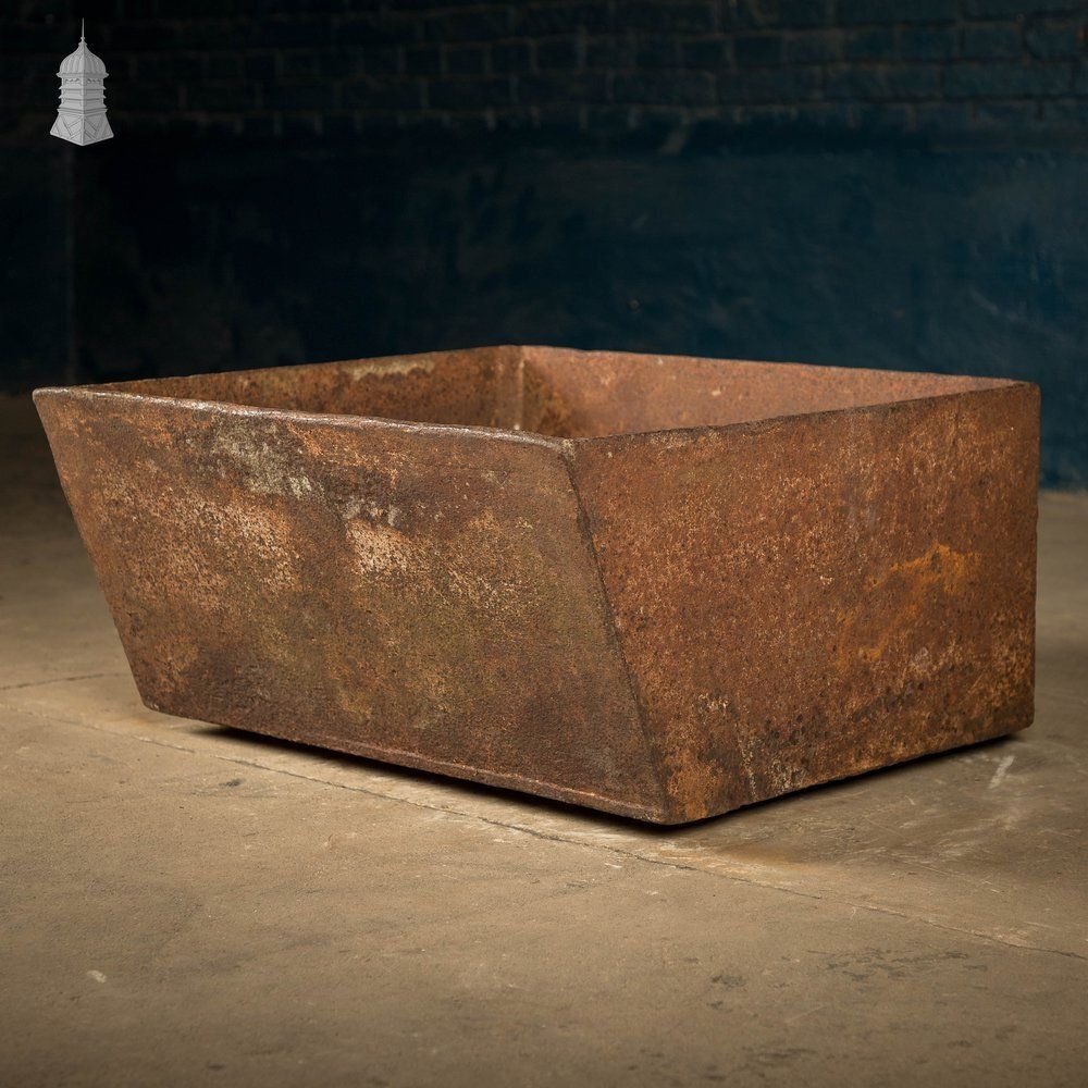 317.0 Iron Trough Planter photo