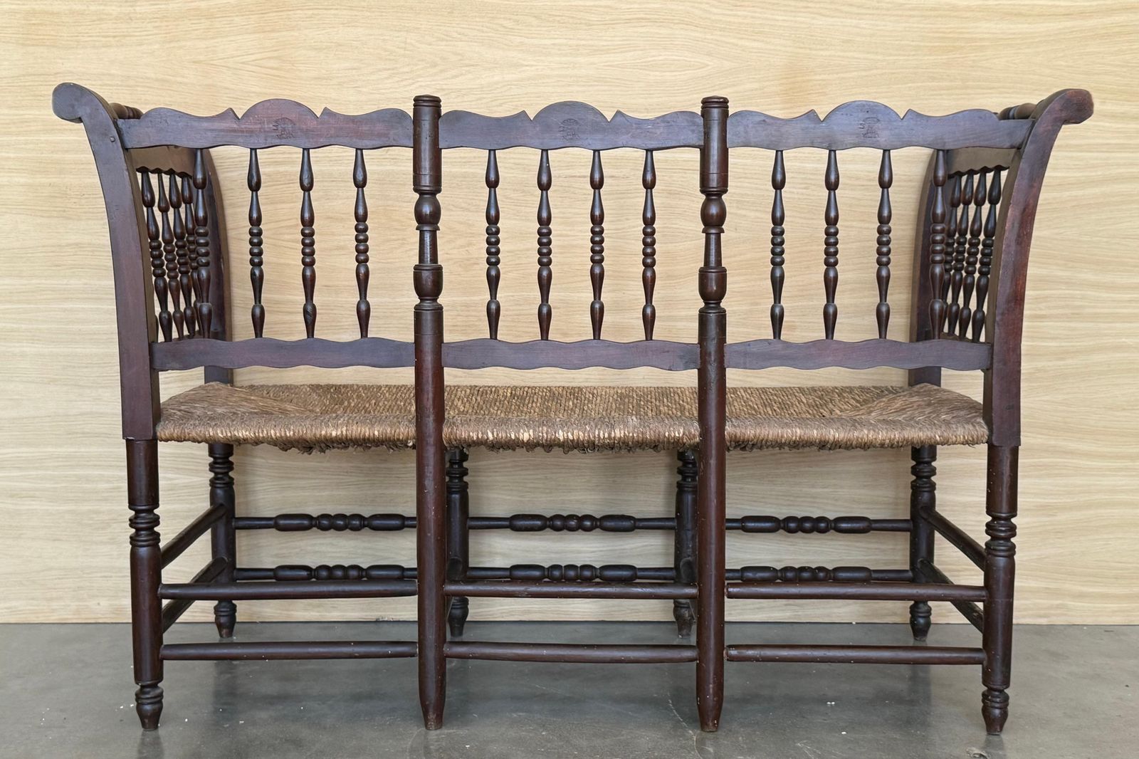 photo vinterior 20th Century Catalan Bench In Solid Walnut With Caned Seat, Three Seats