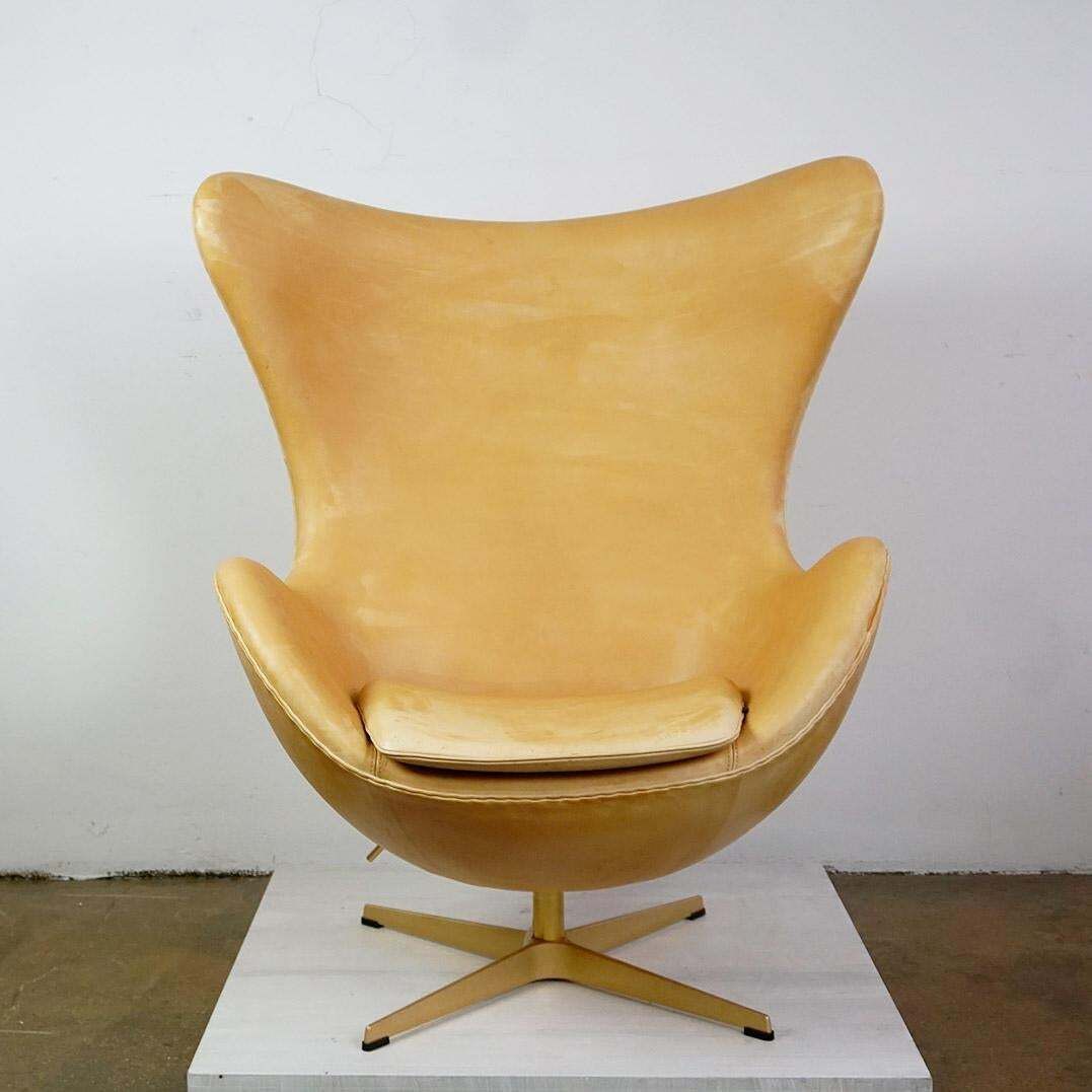 Leather Egg Chair By Arne Jacobsen For Fritz Hansen Limited Anniversary Edition photo furniture