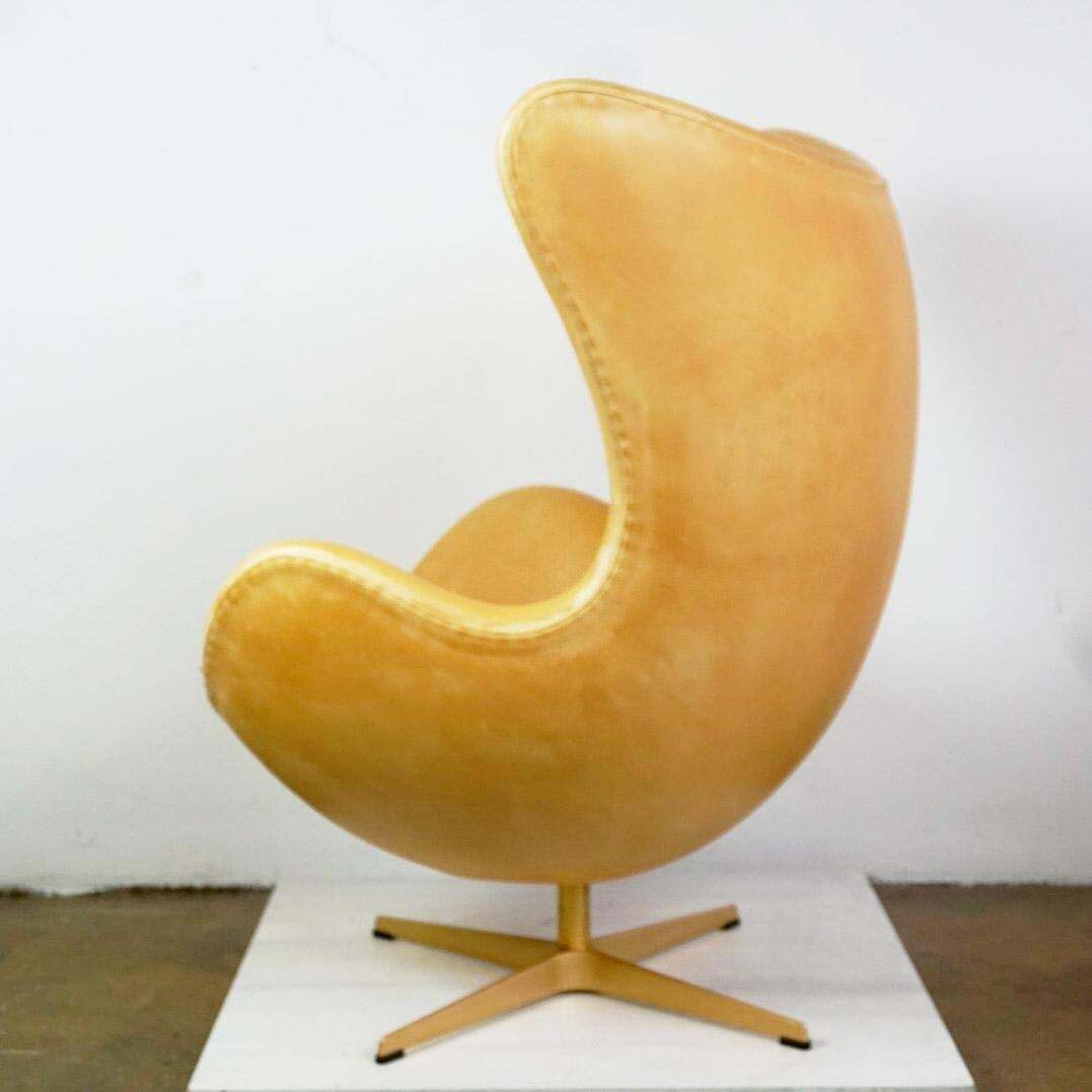 photo vinterior Leather Egg Chair By Arne Jacobsen For Fritz Hansen Limited Anniversary Edition