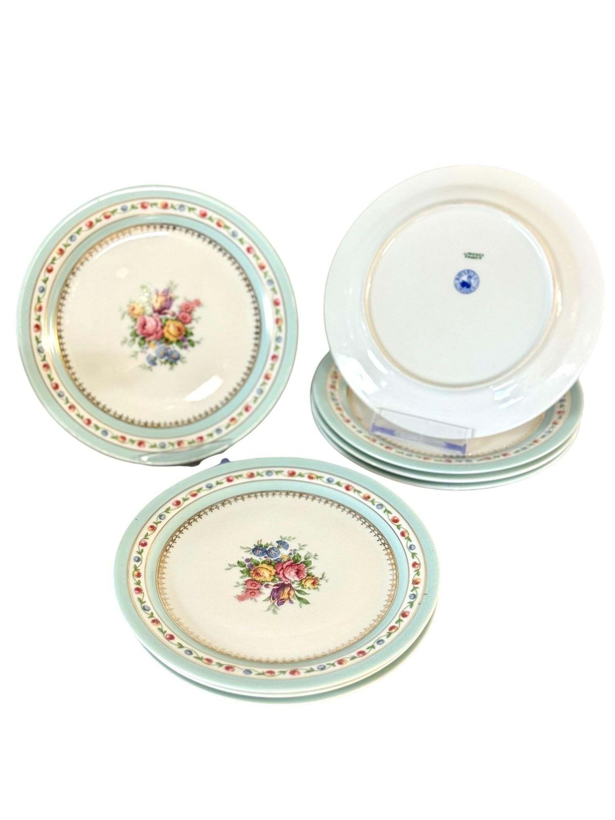 photo vintage Raynaud Limoges 23 Piece Porcelain Tea & Coffee Service With Gold Trim