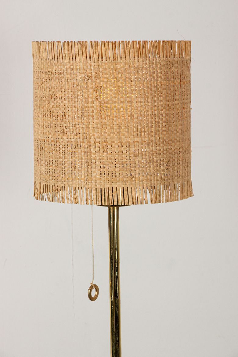 Lampadaire suédois en laiton, socle en fonte, modèle G 019 par Bergboms, 1960. photo furniture