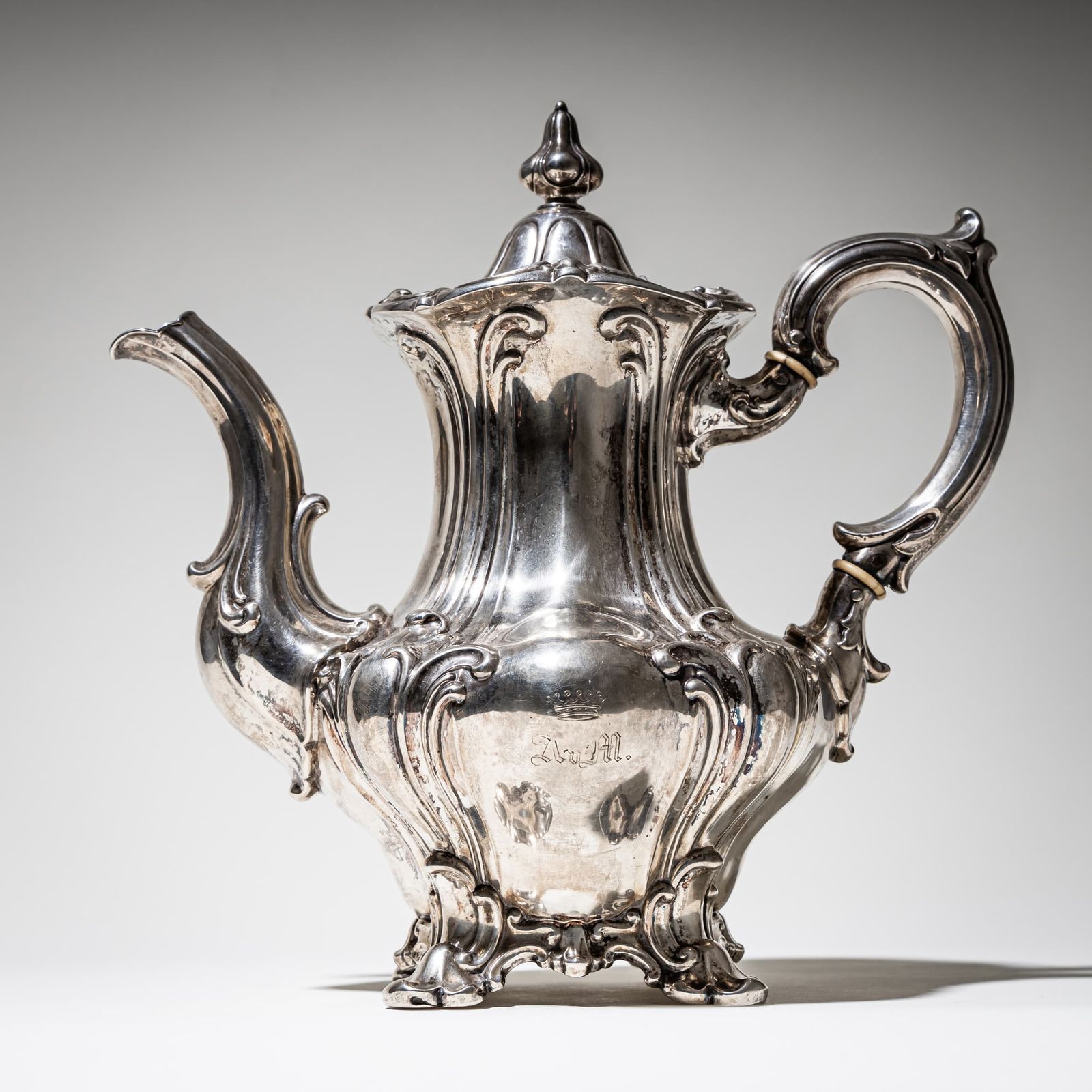 photo vintage Coffee Set From The Estate Of Anna Von Maunitz