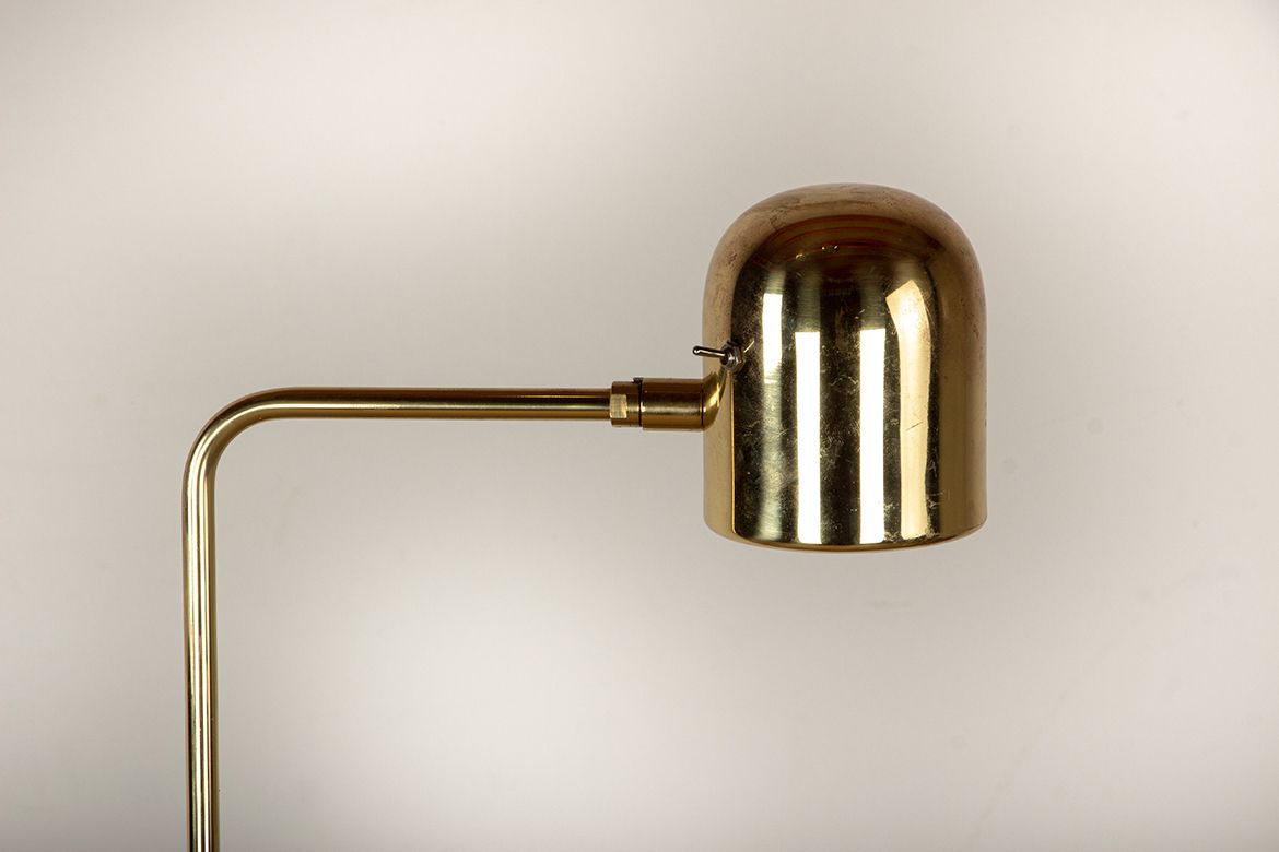 Lampadaire suédois en laiton, modèle G 230, par Bergboms, 1960. photo Luminaires