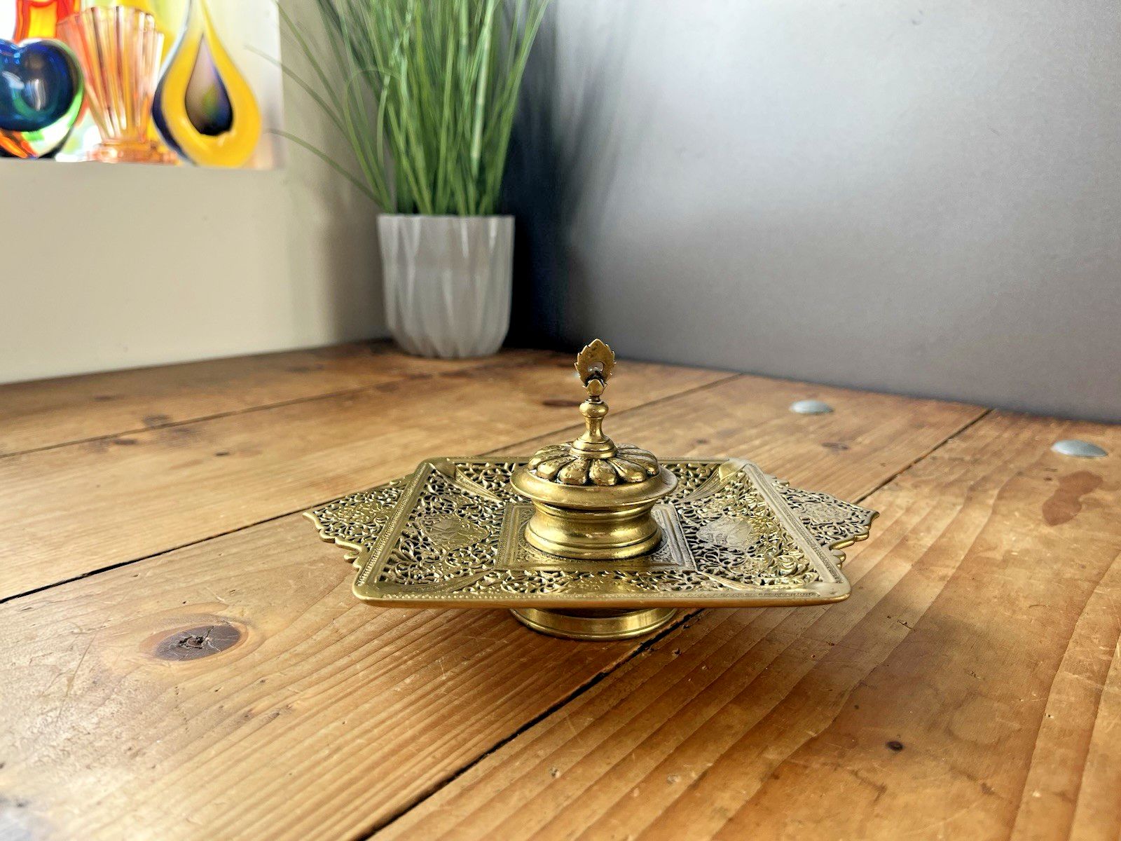 Home Decor Top Quality Asian Indian Turkish Figural Brass Inkwell Liner Pot Antique Vintage photo