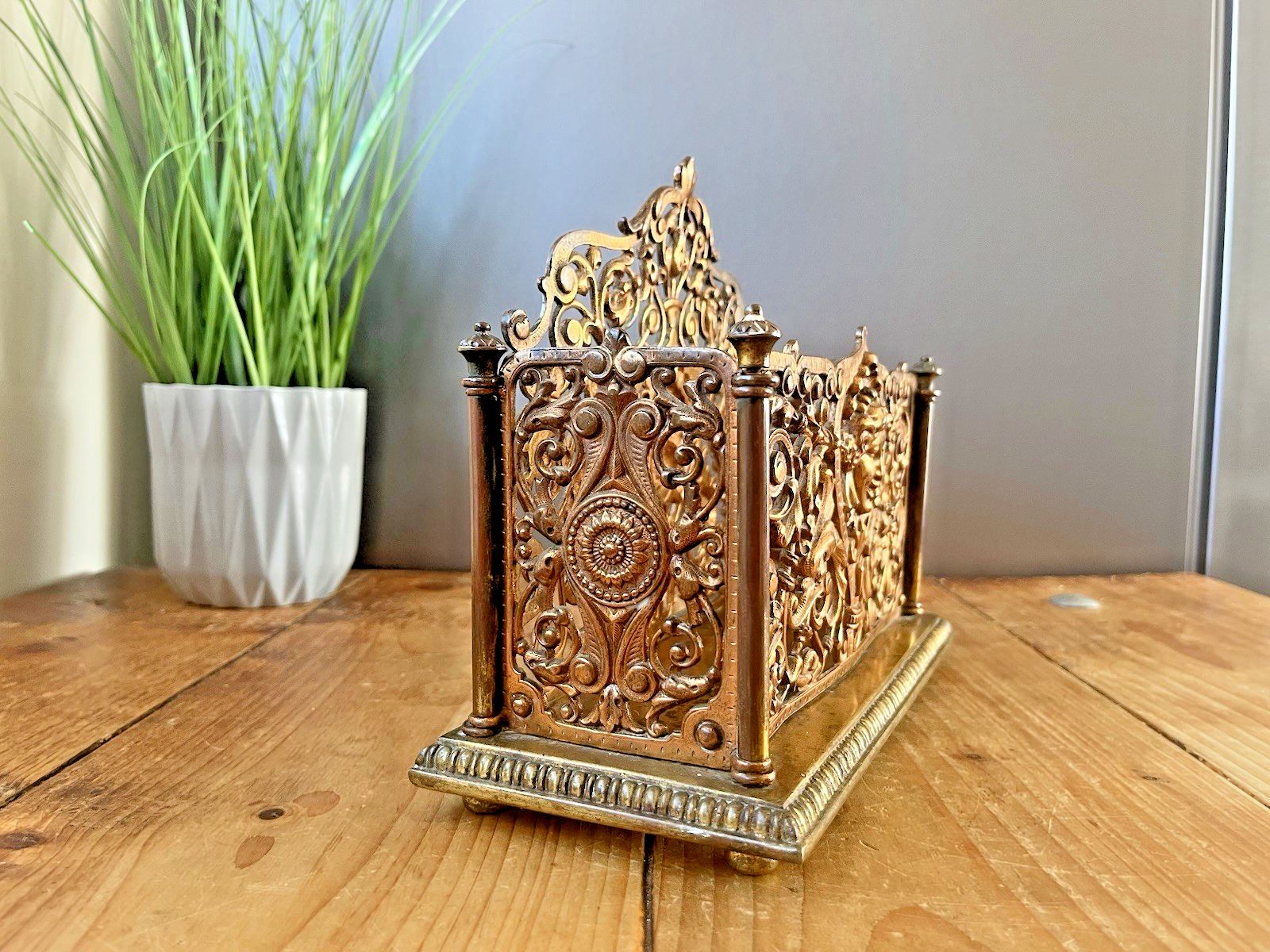 photo vinterior Exceptional Ornate Antique Wt&S William Tonks & Sons Bronze Desk Letter Rack