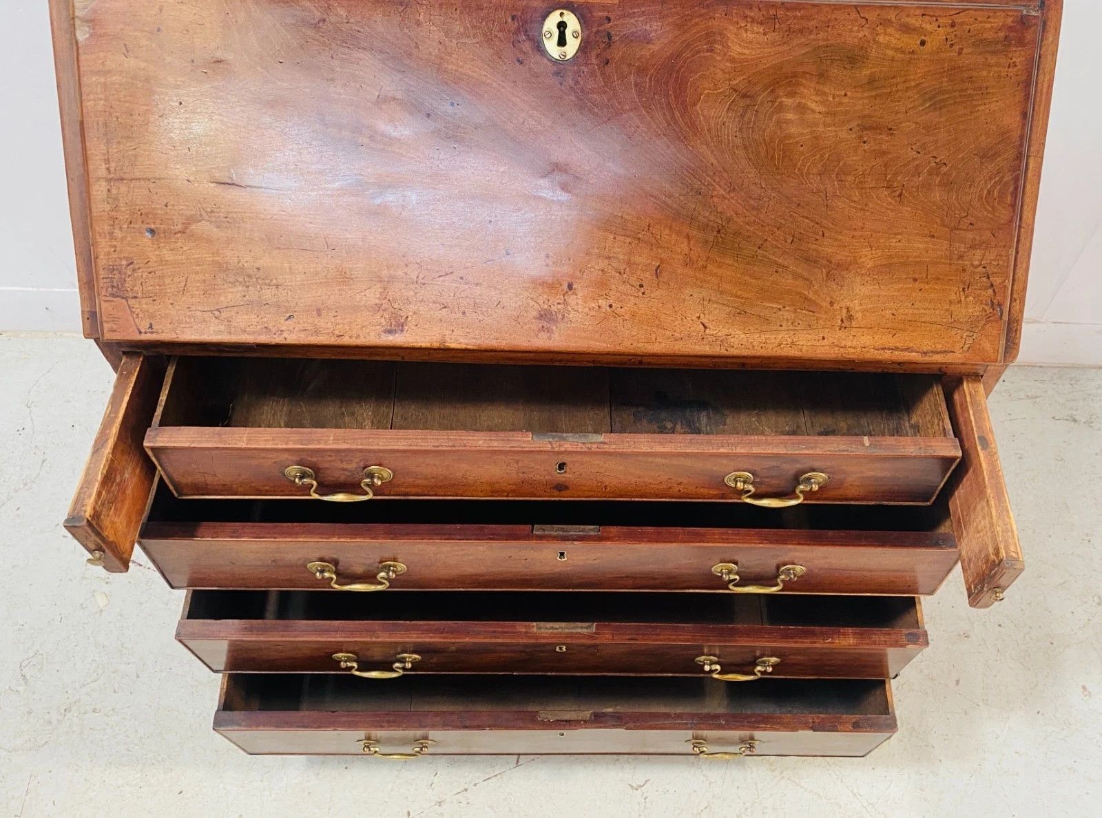 photo vinterior English Style Mahogany And Veneer Slope Desk 19th Century