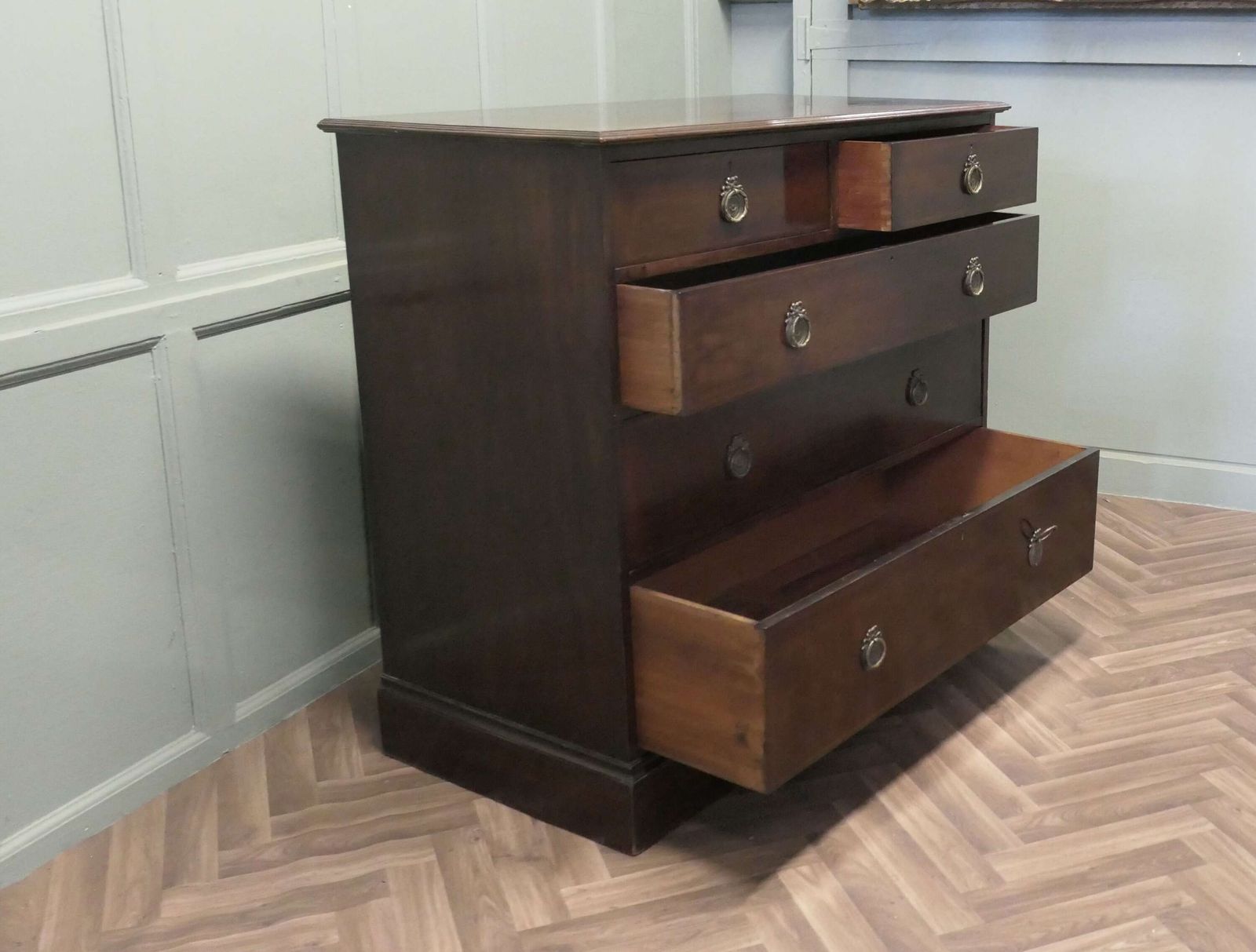 19th Century Mahogany Chest Of Drawers By Gillows photo Furniture