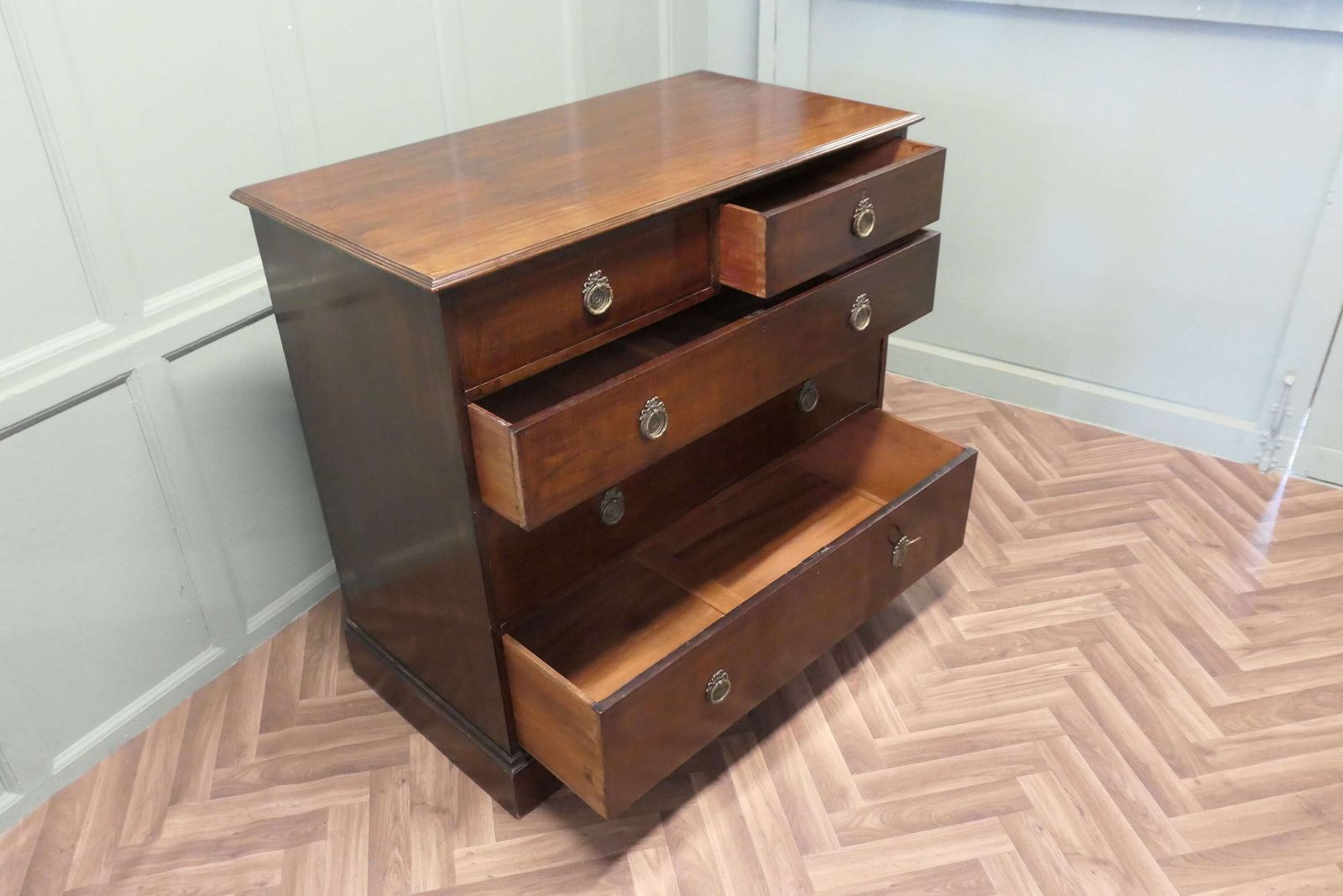 19th Century Mahogany Chest Of Drawers By Gillows photo 2160.0