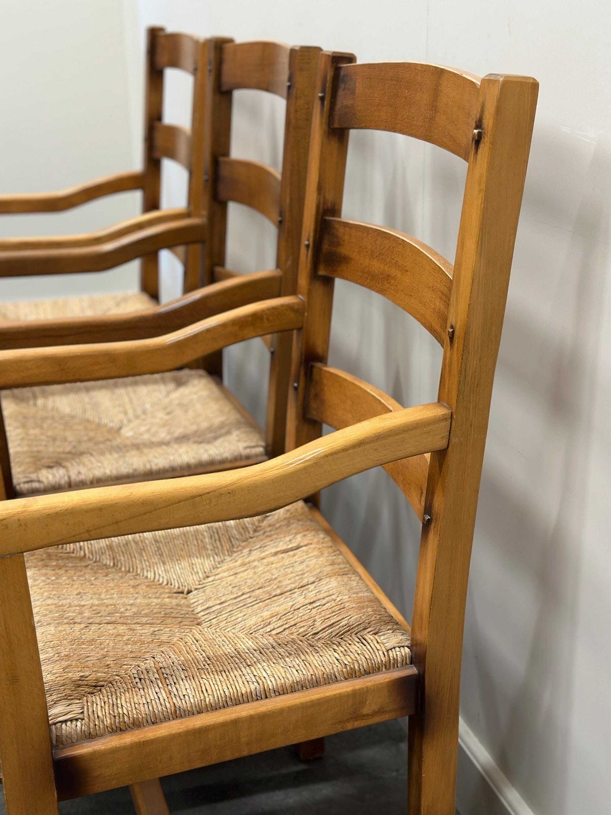 Set Van 5 Grote Franse Eiken Eetkamerfauteuils Met Biezen Zittingen, Ca. Jaren 1970 photo buy