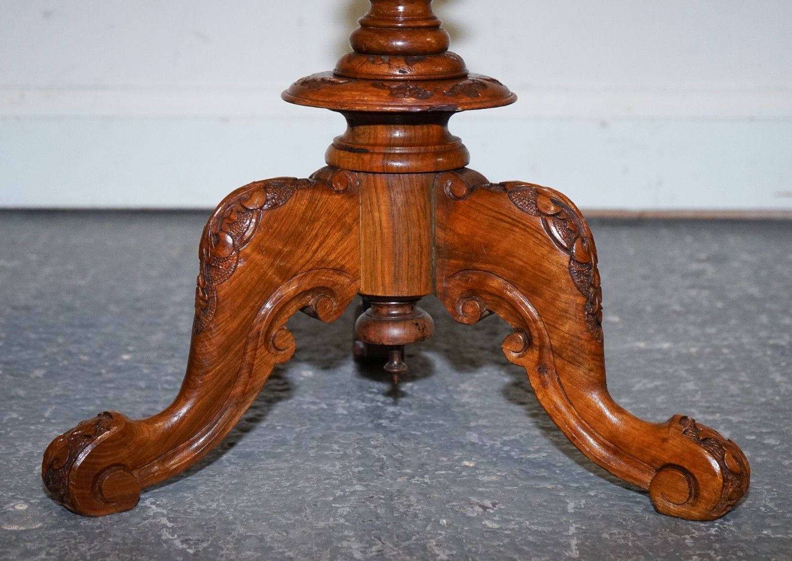 Antique Marquetry Burr Walnut Pedestal Side End Table With Carved & Turned Base photo vinterior