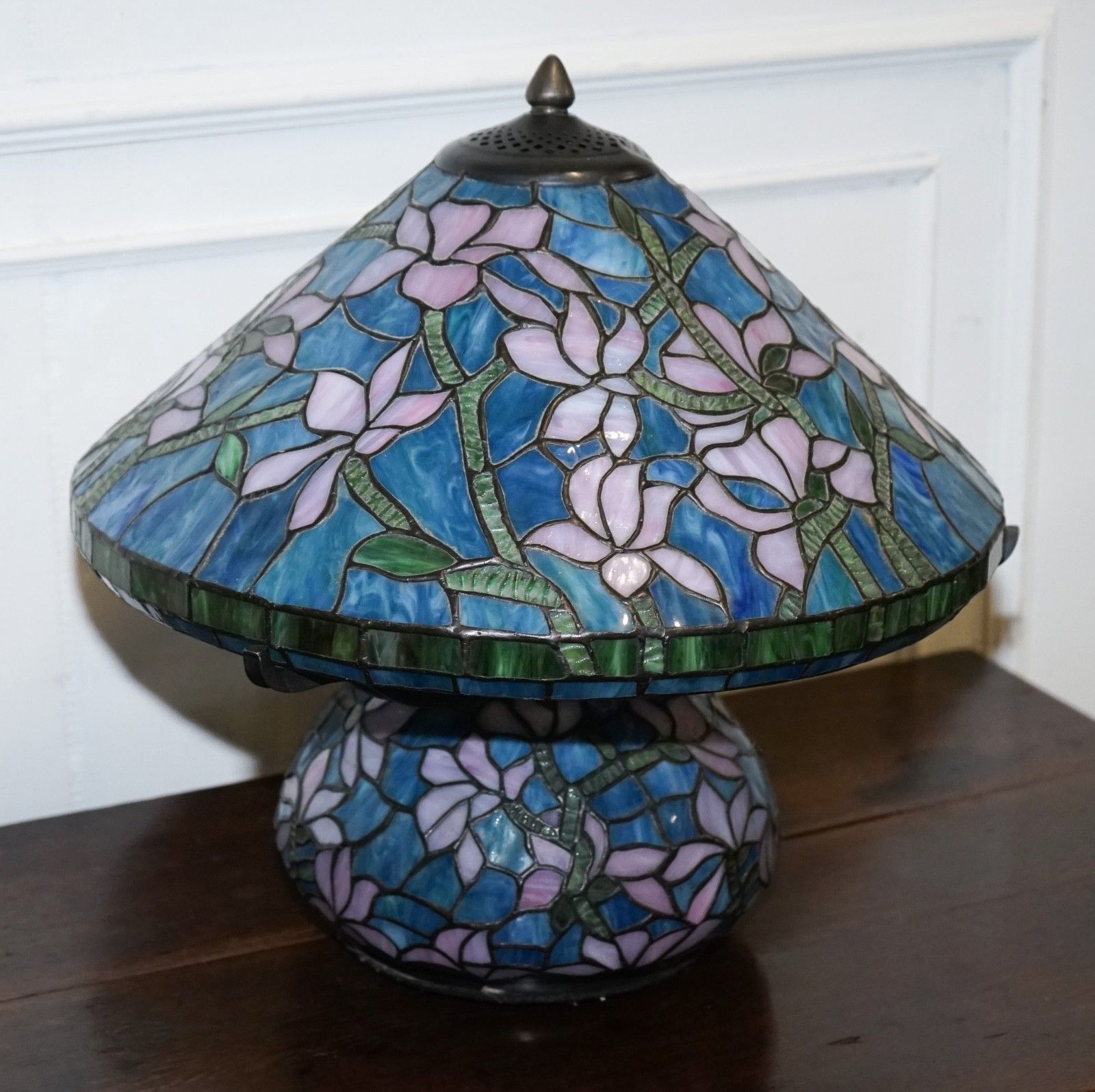 Tiffany Style Stained Glass Art Nouveau Floral Design With Illuminated Base Lamp photo vinterior