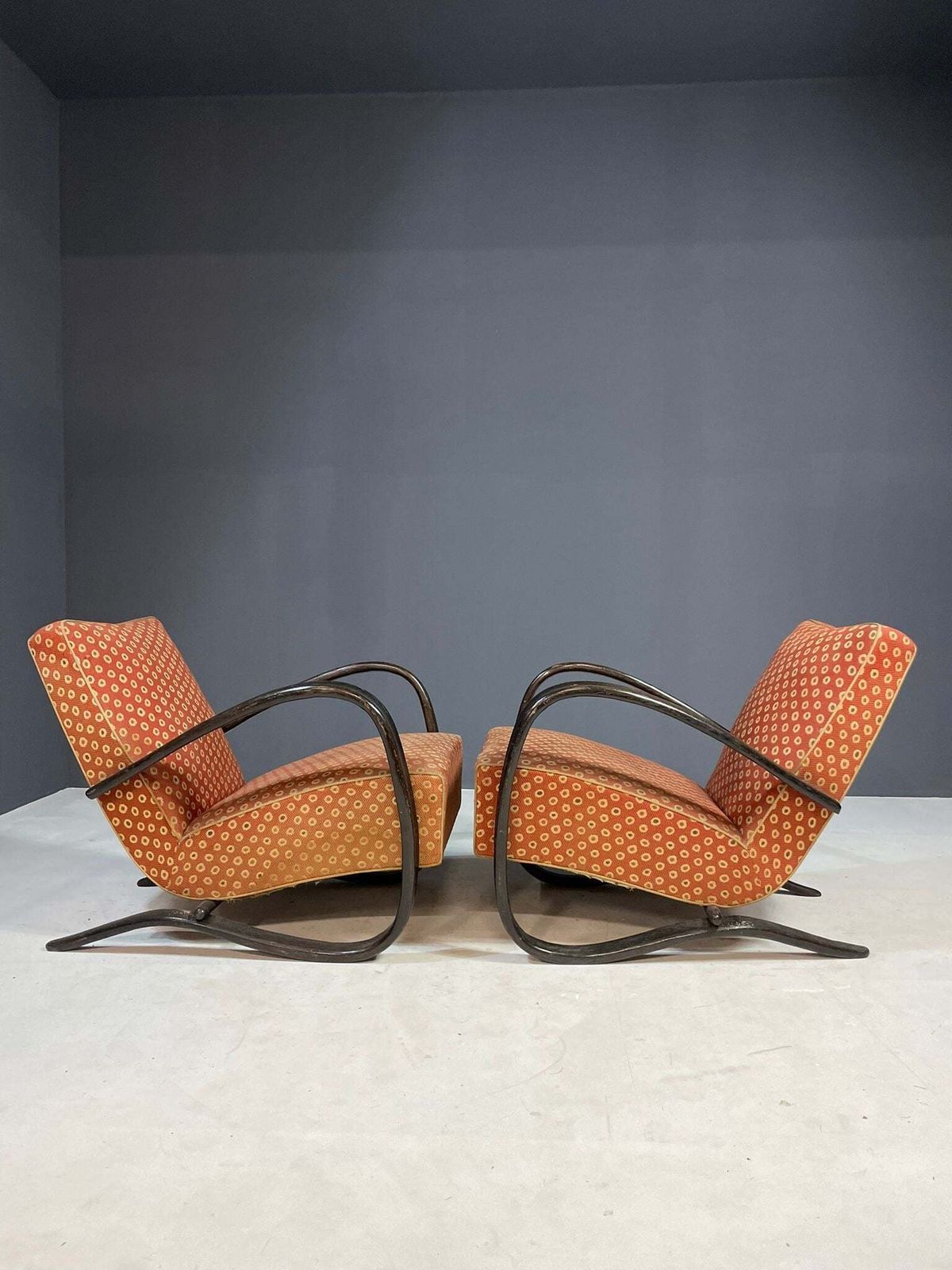 Your20th Pair Of H269 Lounge Chairs By Jindřich Halabala, Czechoslovakia, 1930s Rs. 468,100.00 photo vintage