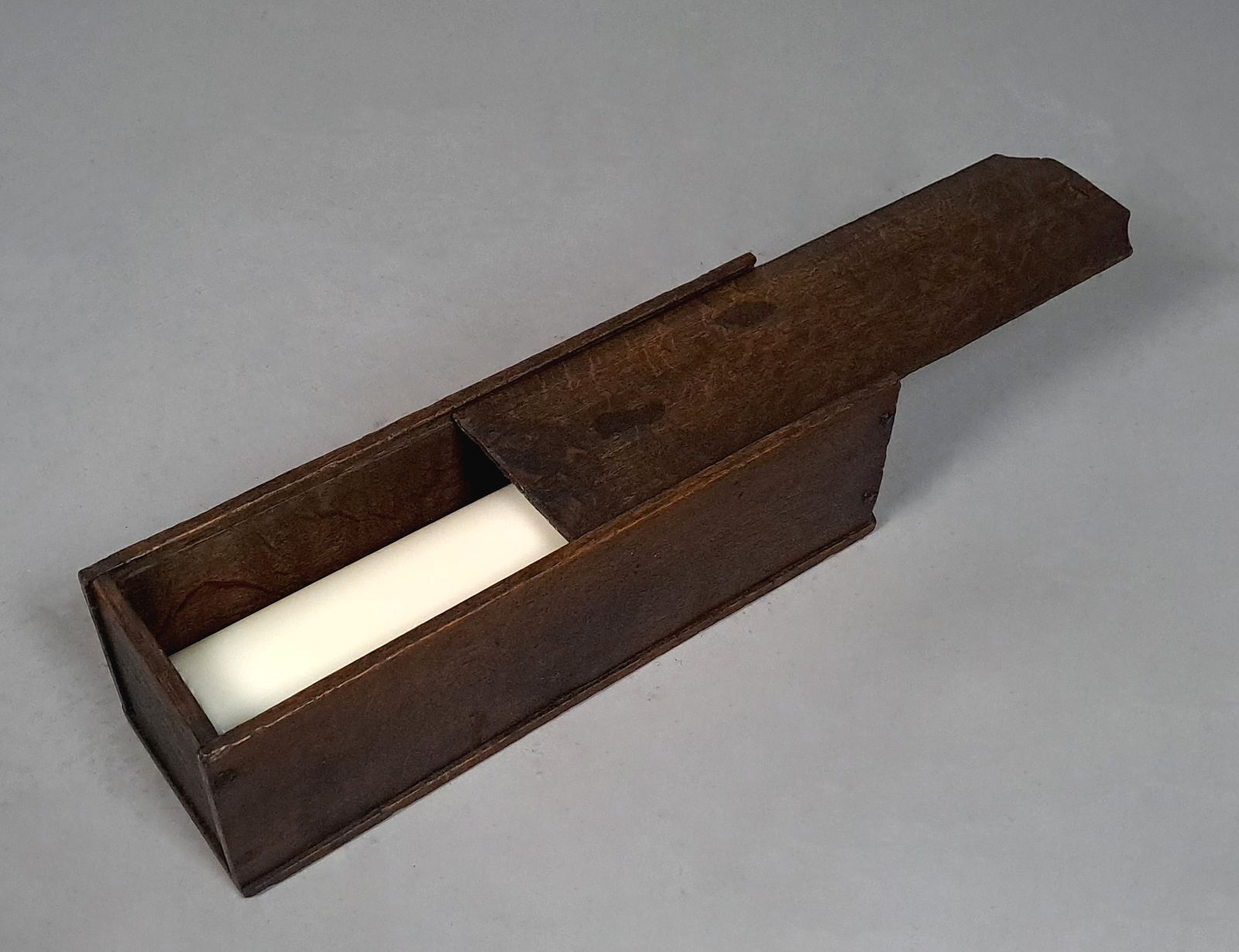 Lovely Early 18th Century Oak Candle Box C. 1730 photo vinterior