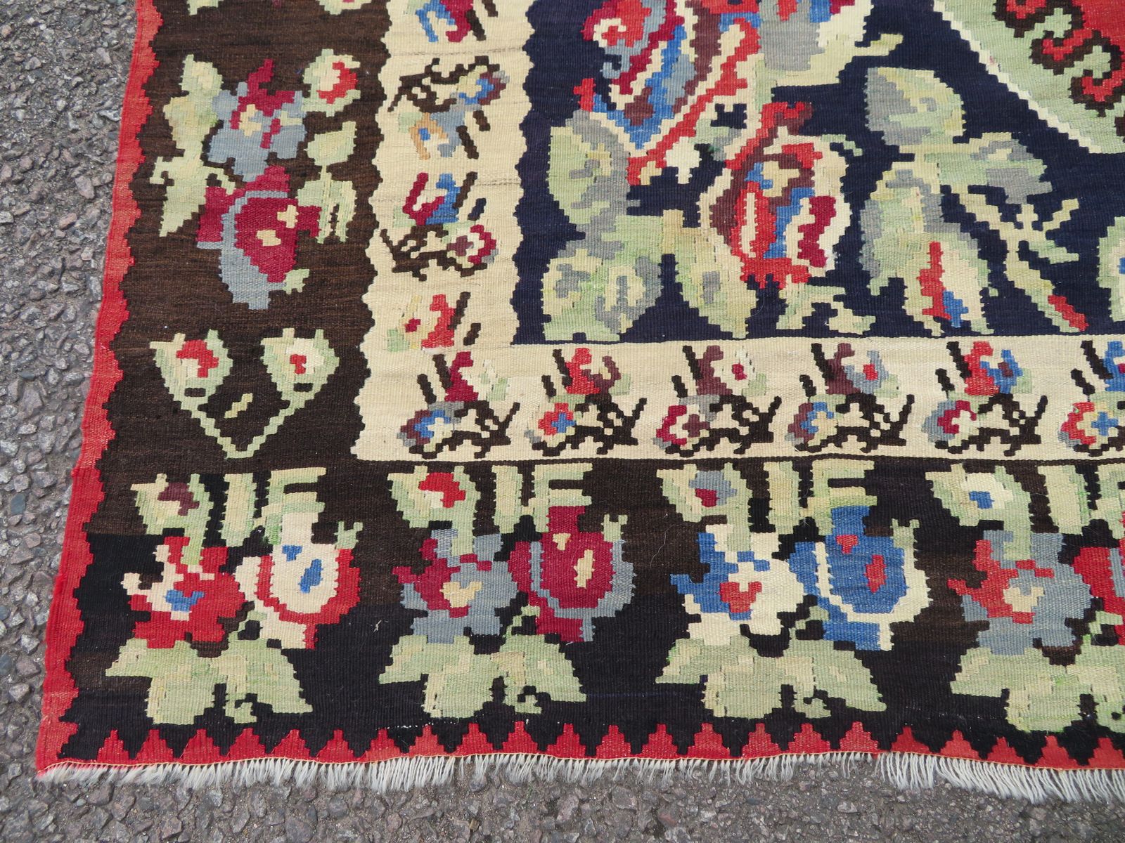 photo vinterior Antique Bessarabian Kilim. 325cm X 226cm.