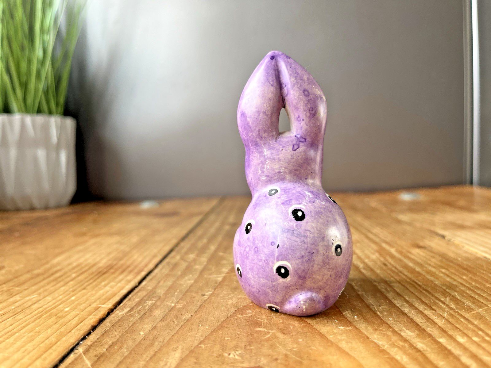 Carved Alabaster Stone Zuni Fetish Spotted Purple Dotted Bunny Rabbit Ornament photo 50.0