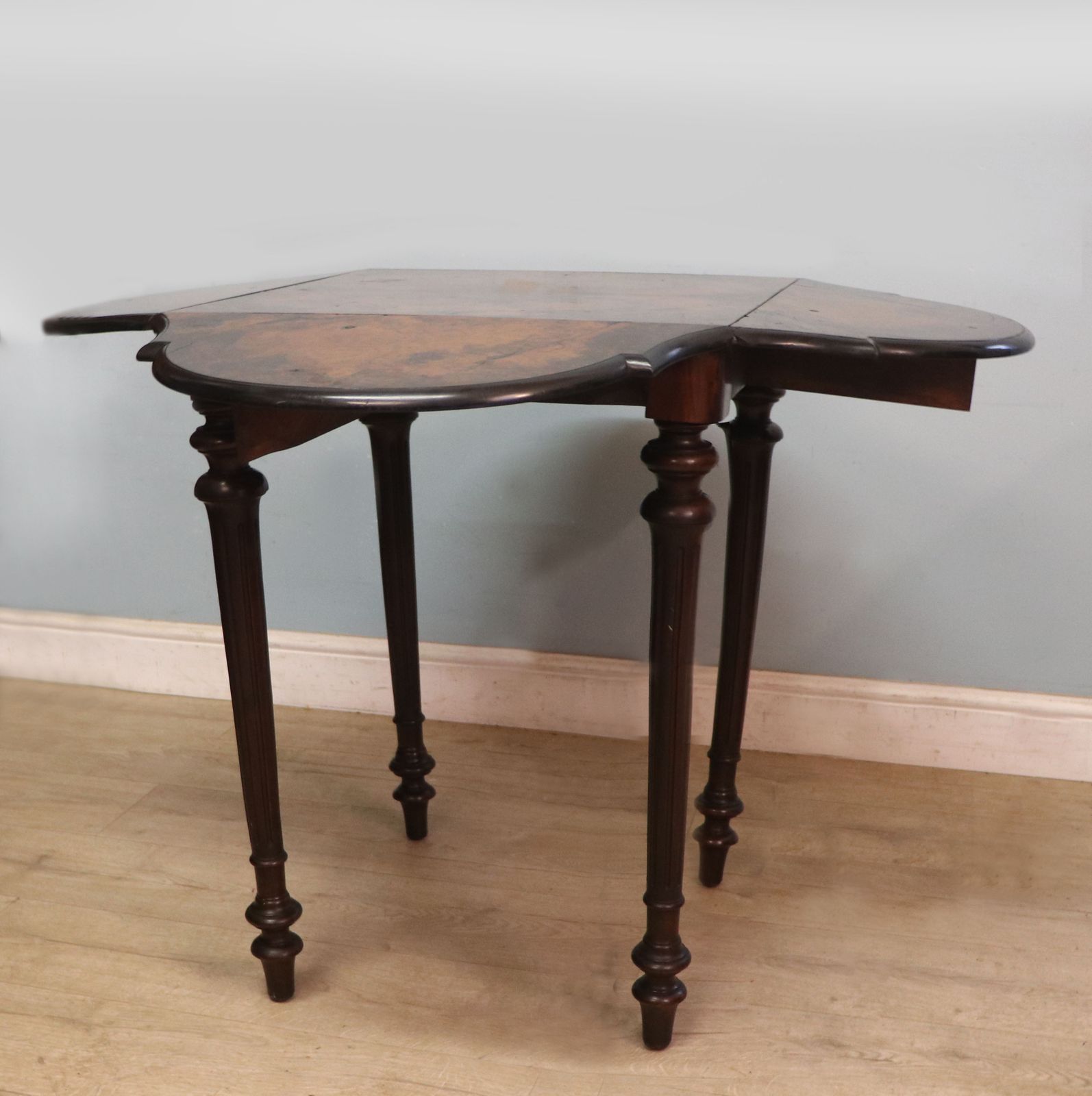 Victorian Style! A Lovely Late 19th Century Walnut Occasional Table. photo vinterior