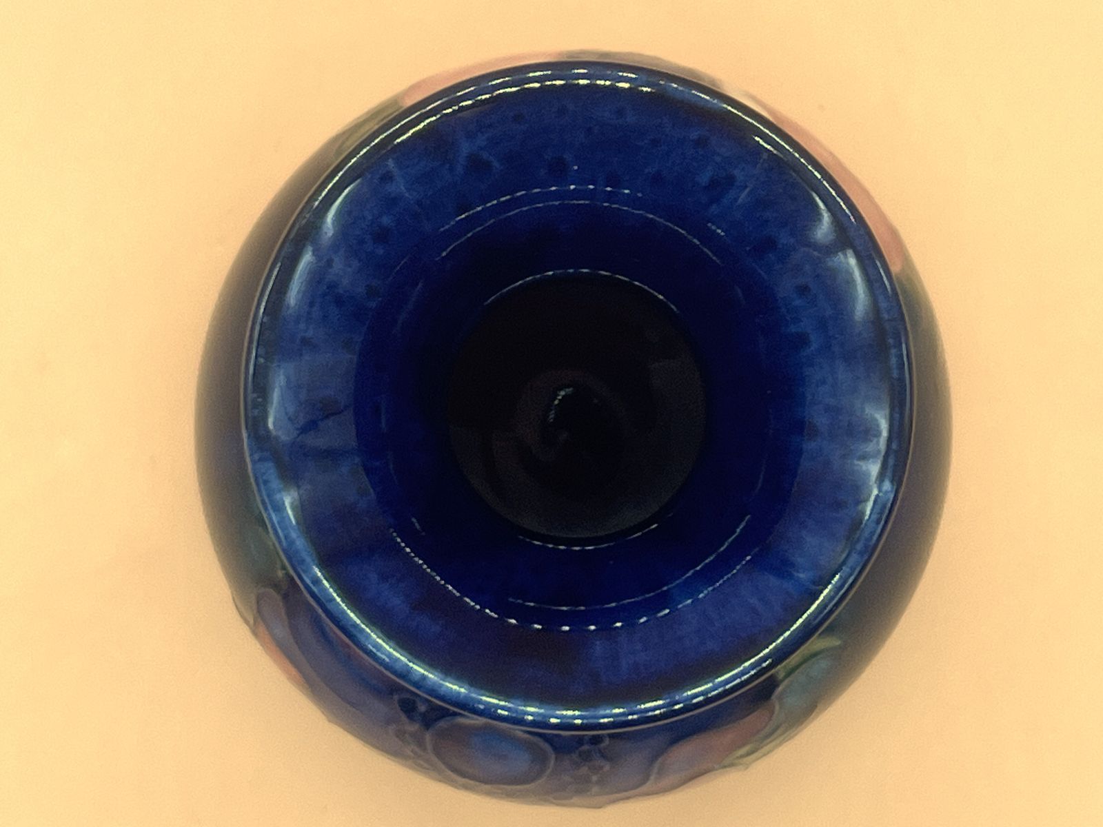 1930's Wm Moorcroft Pottery, Potter To Hm Queen Stamp On Base Anemone Design Vase. photo 395.0