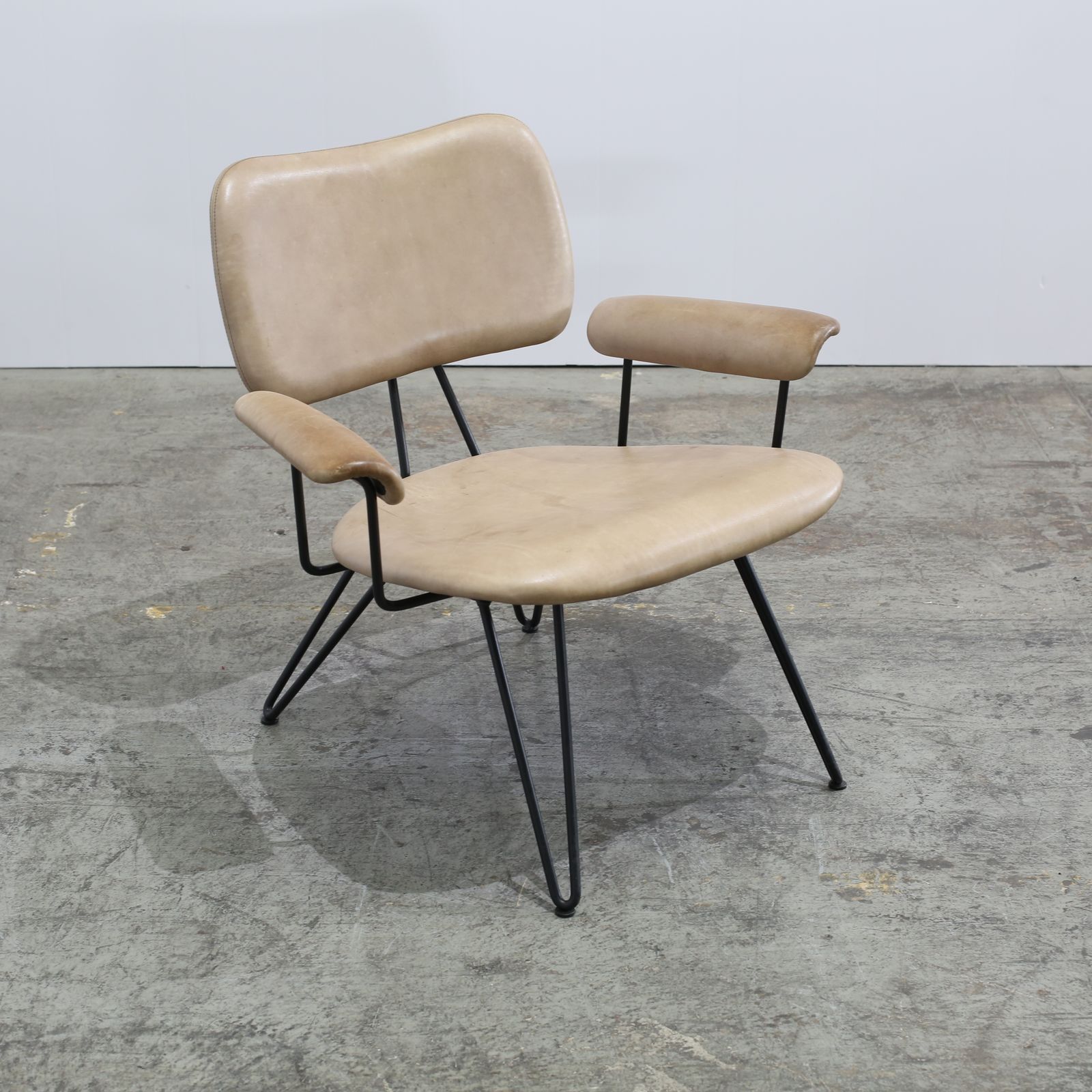 photo furniture Moroso Lounge Chair By Diesel With Padded Seat