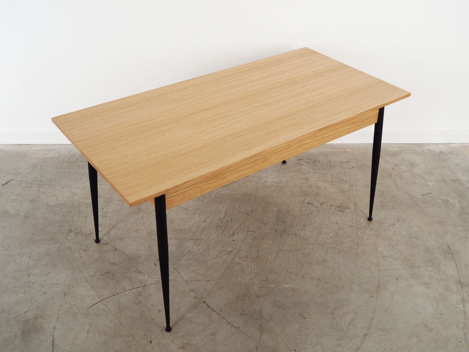 Oak Table, Italian Design, 1980s, Manufacture: Italy photo vintage