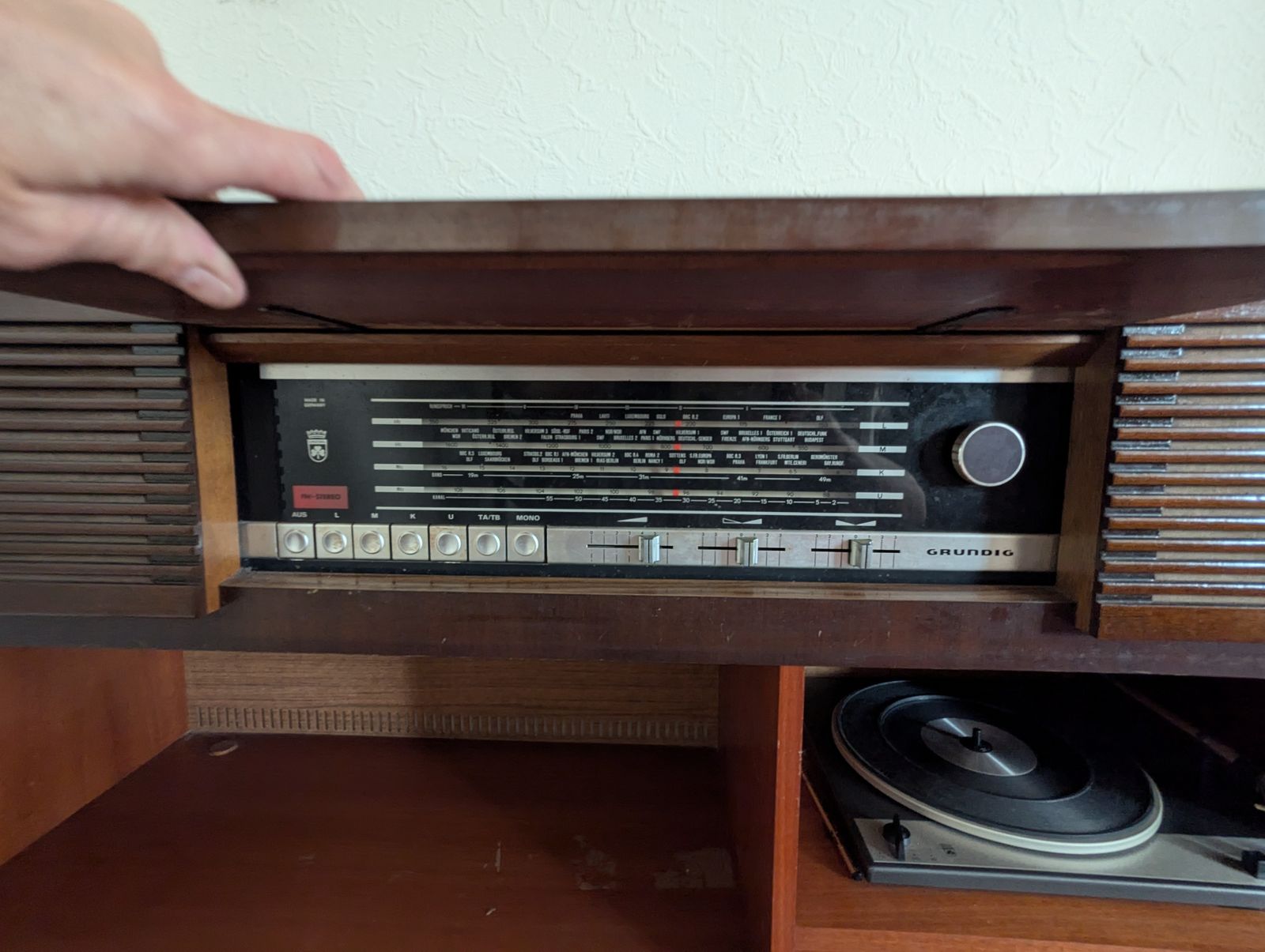 Grundig Sideboard With Turntable And Radio photo furniture