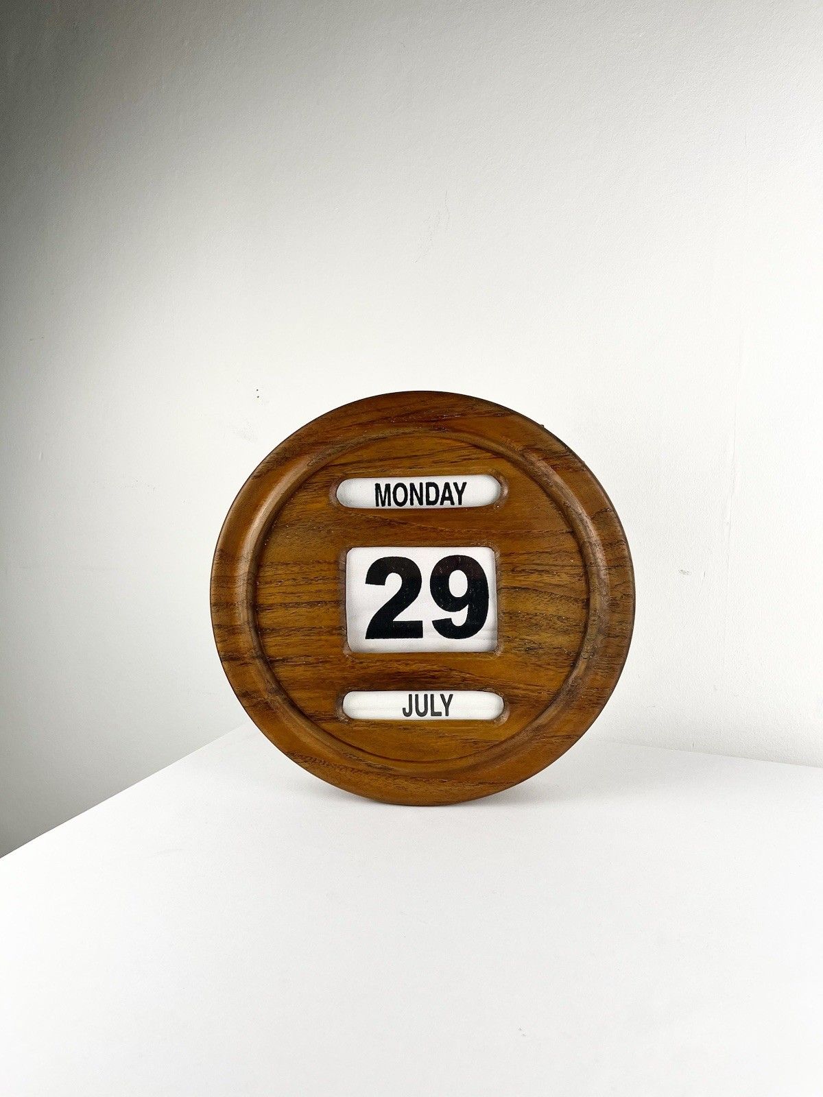 Beautiful Mid Century Perpetual Calendar, British 1960s photo 249.0