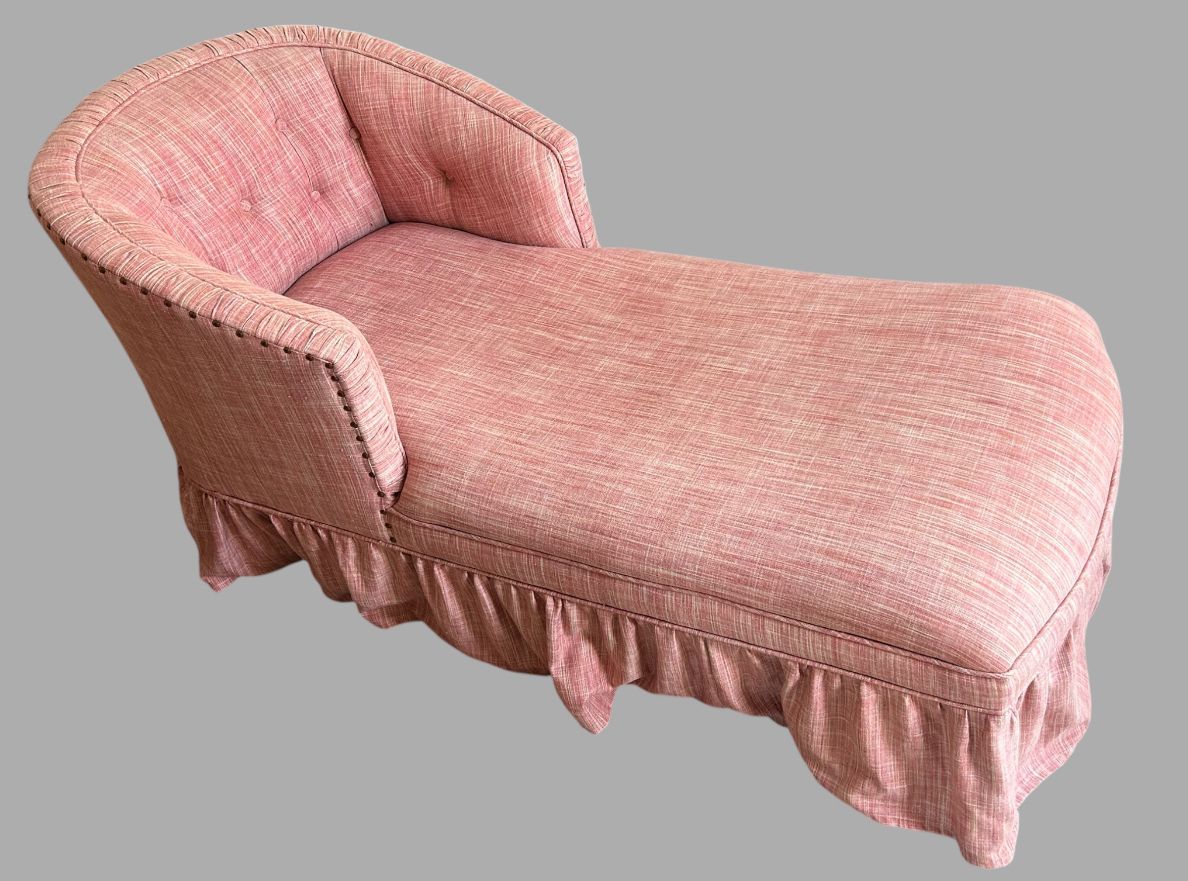 An American Style Chaise Longue In An Osbourne & Little Pink Linen photo furniture